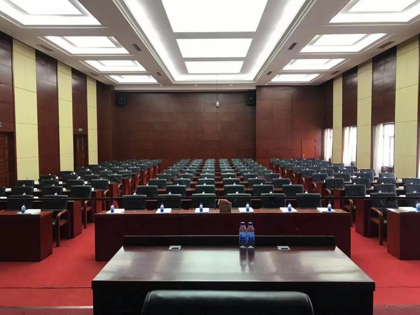 Meeting/conference room in Sun Moon Lake Hotel Dalian大连火车站店