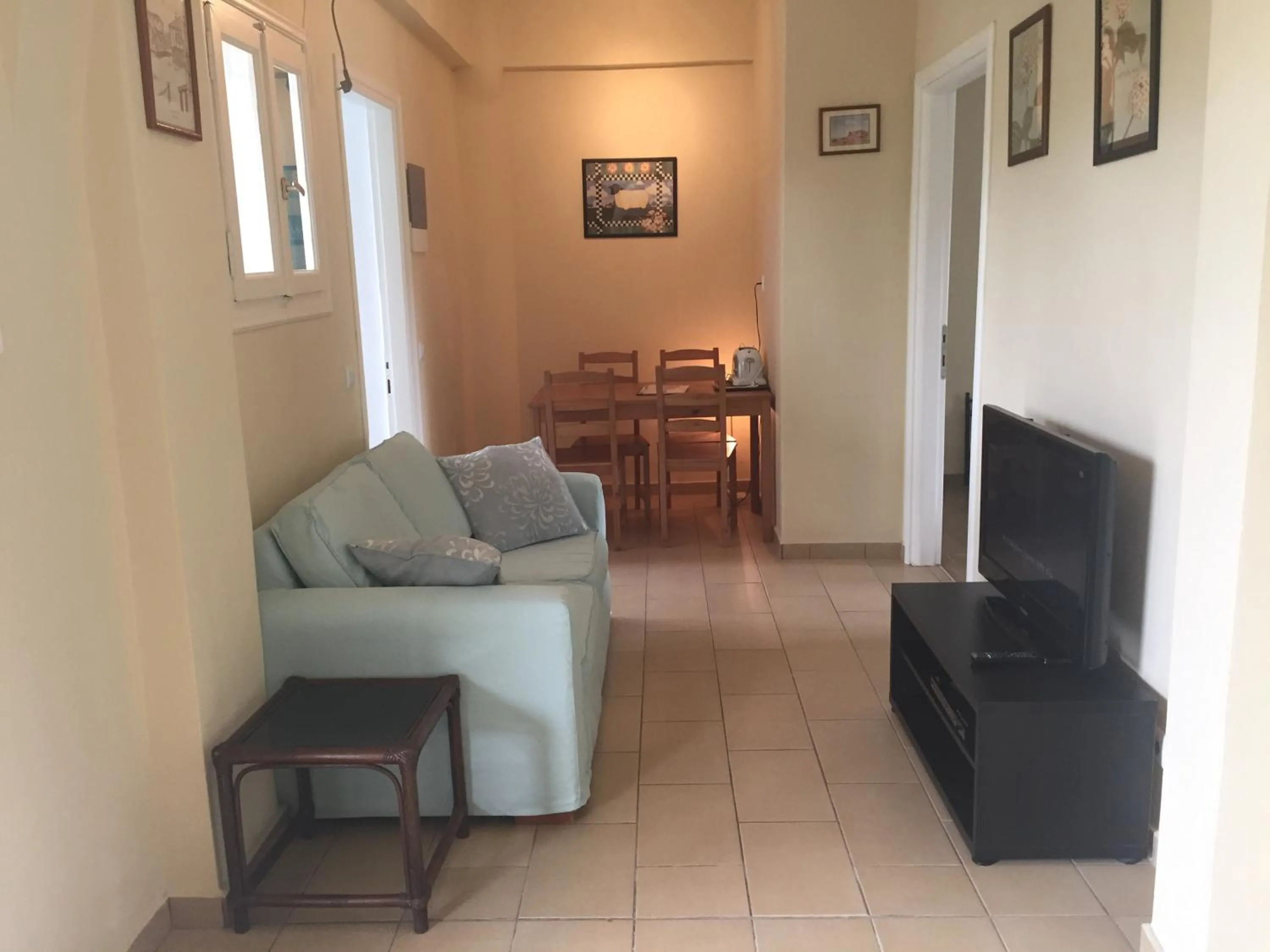 Communal lounge/ TV room in The Mayflower Studios & Apartments