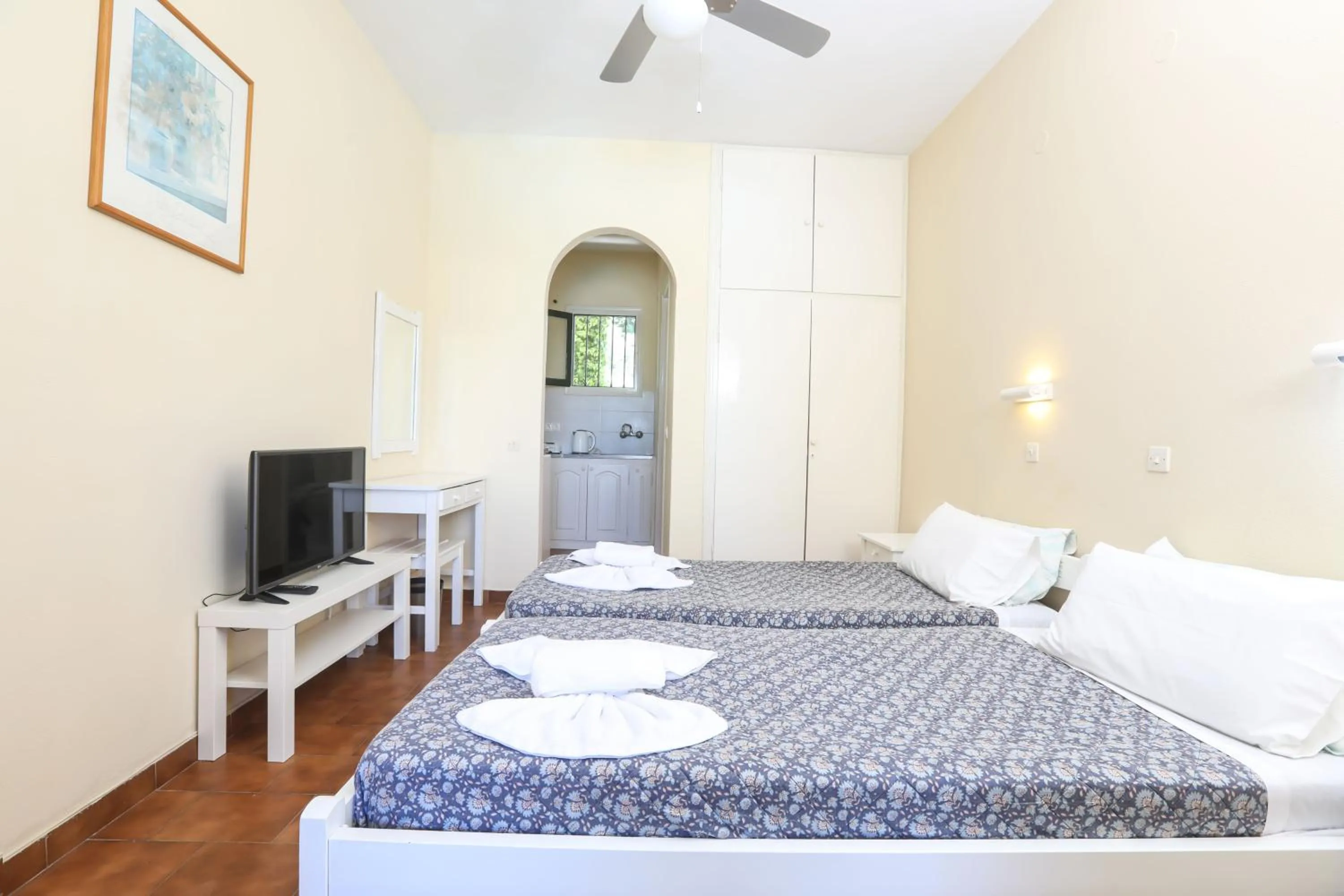 Bed in The Mayflower Studios & Apartments