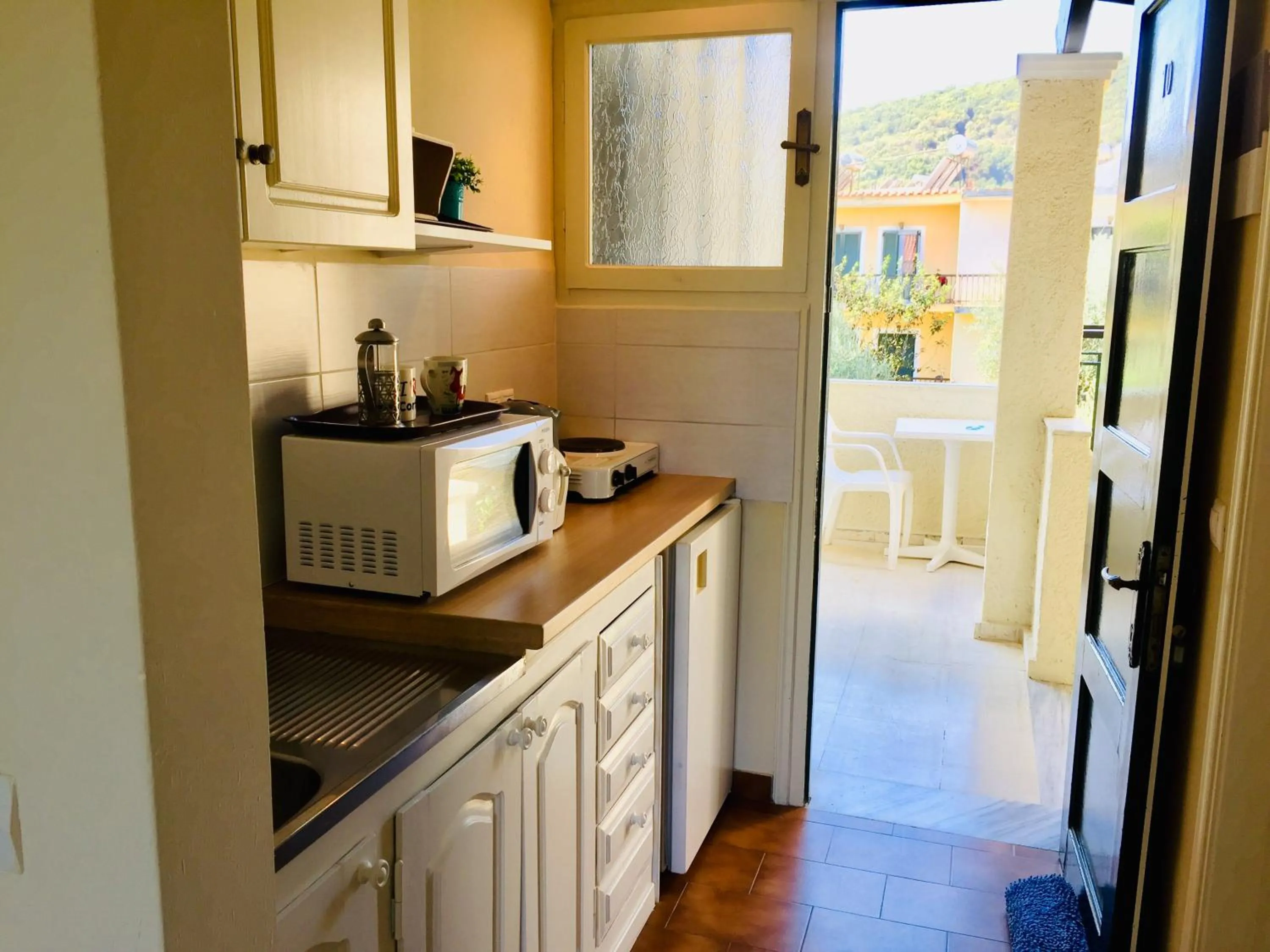 Coffee/tea facilities in The Mayflower Studios & Apartments