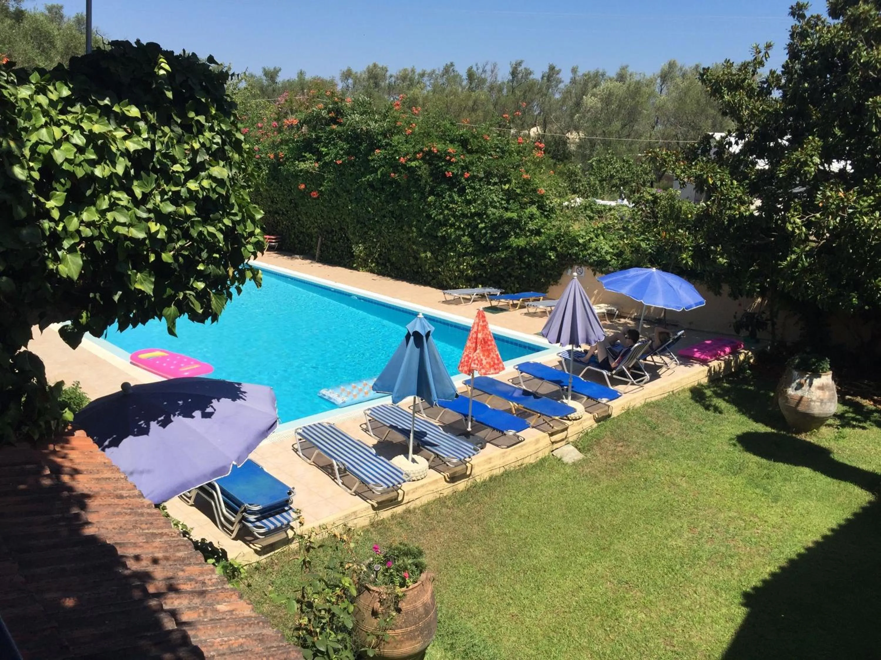 The Mayflower Studios & Apartments