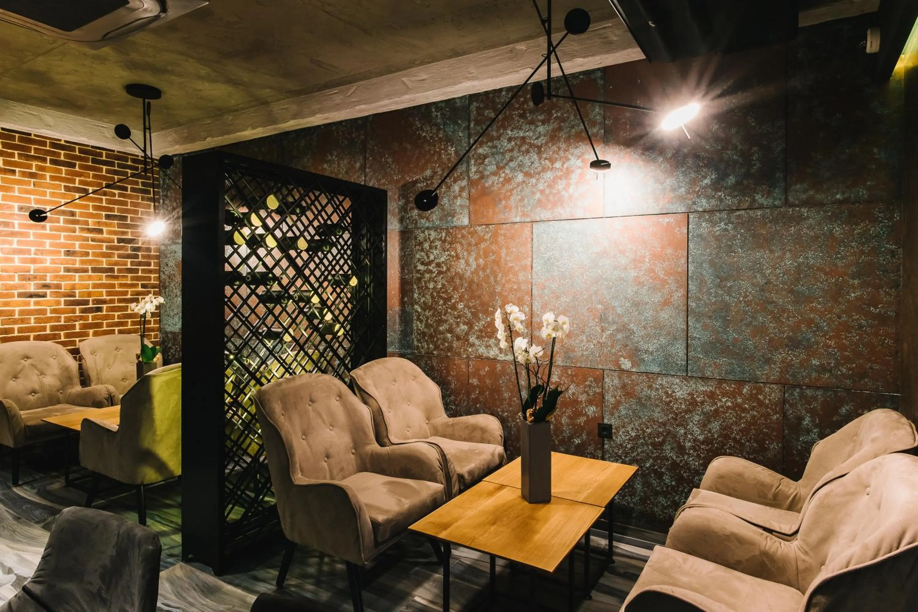 Restaurant/places to eat in Noble Boutique Hotel