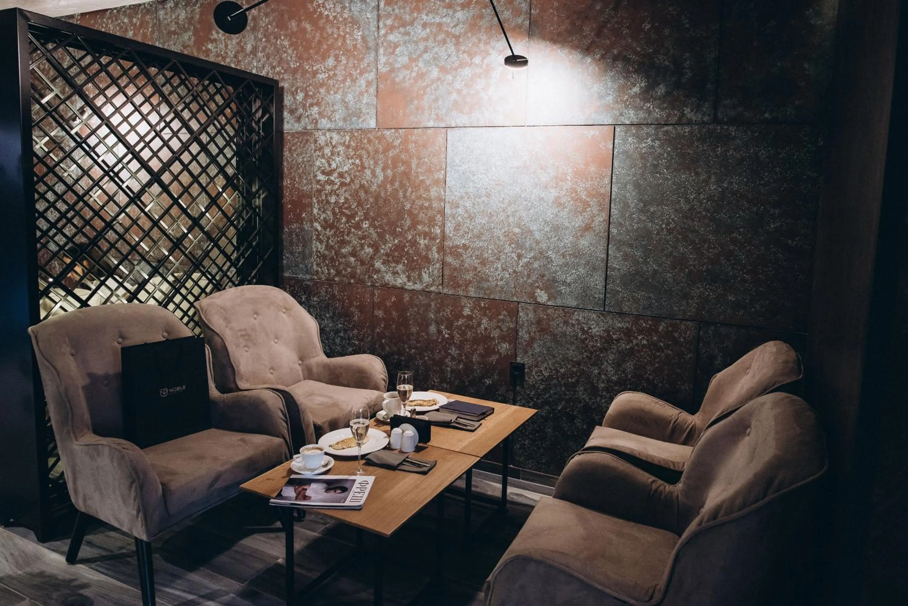 Restaurant/places to eat in Noble Boutique Hotel