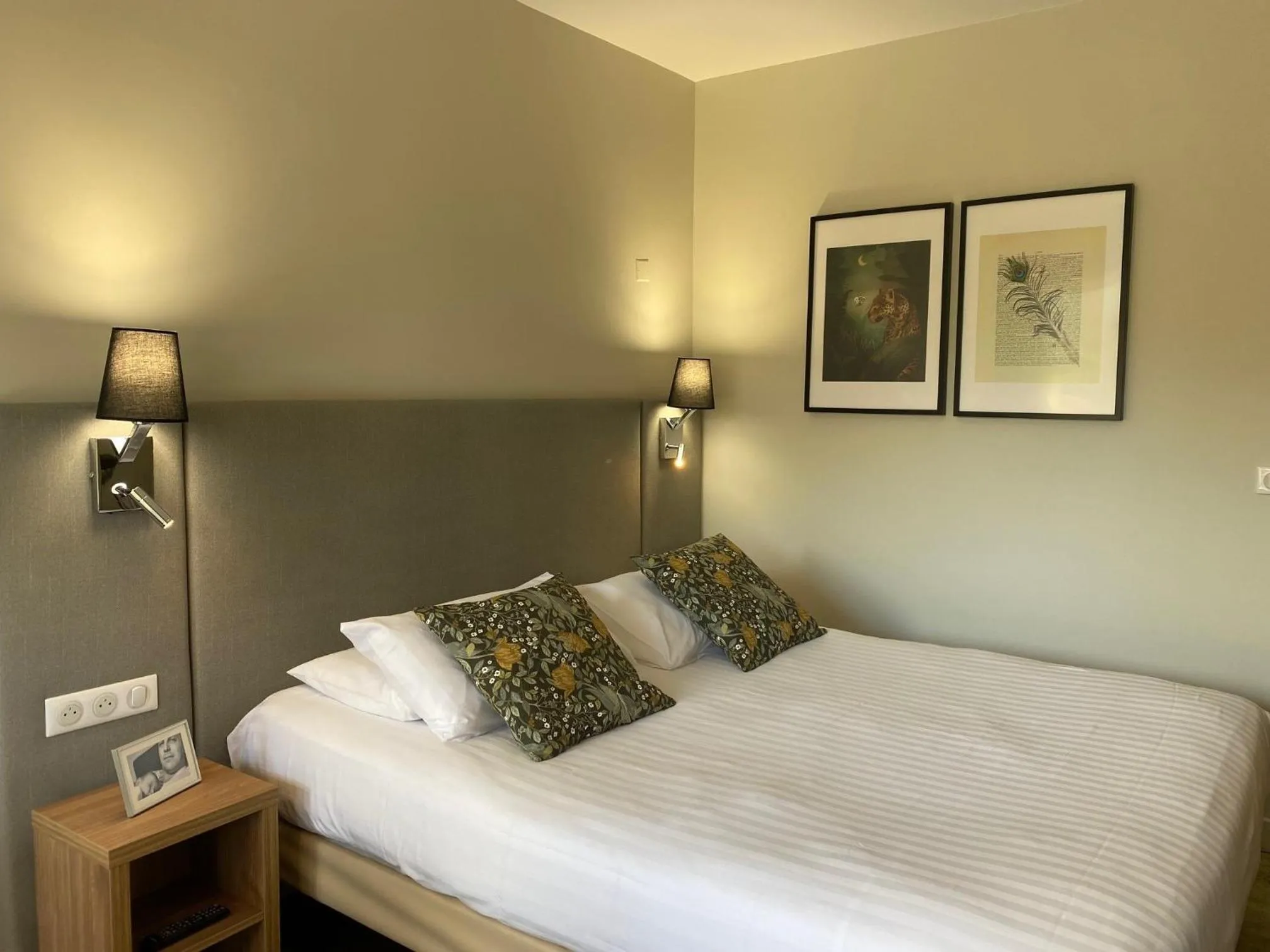 Bed in Servotel Castagniers