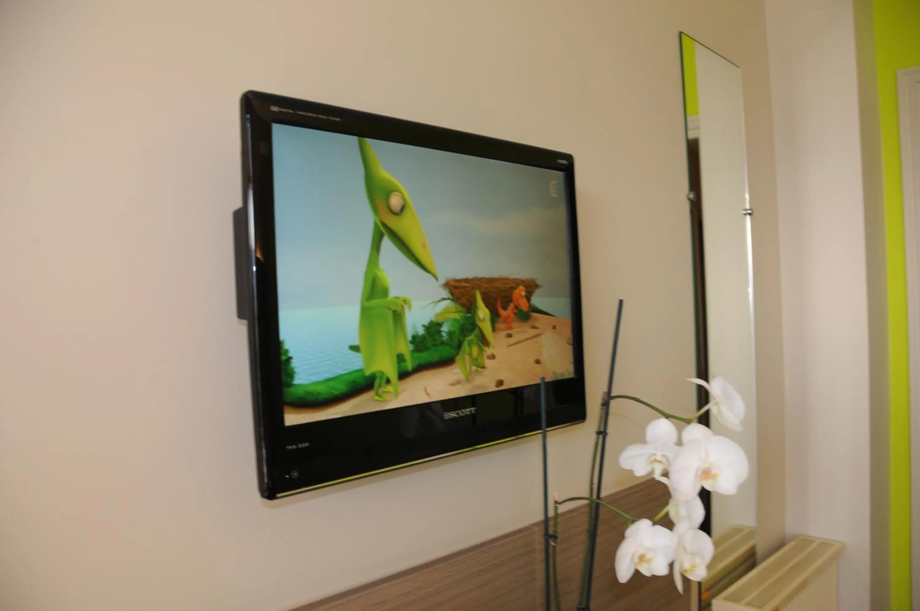 TV and multimedia in Servotel Castagniers