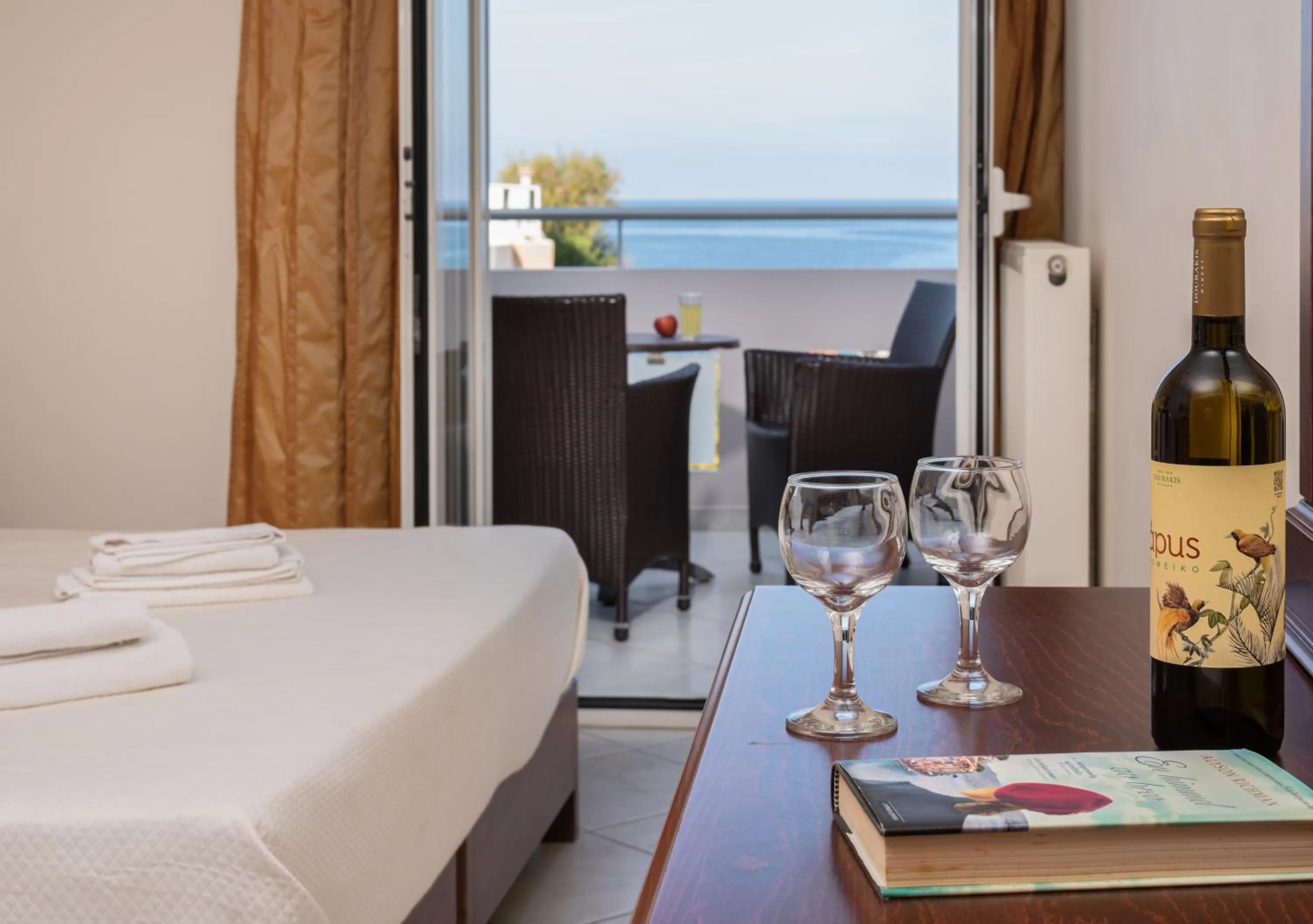 Sea view, Bed in Sevach Apartments