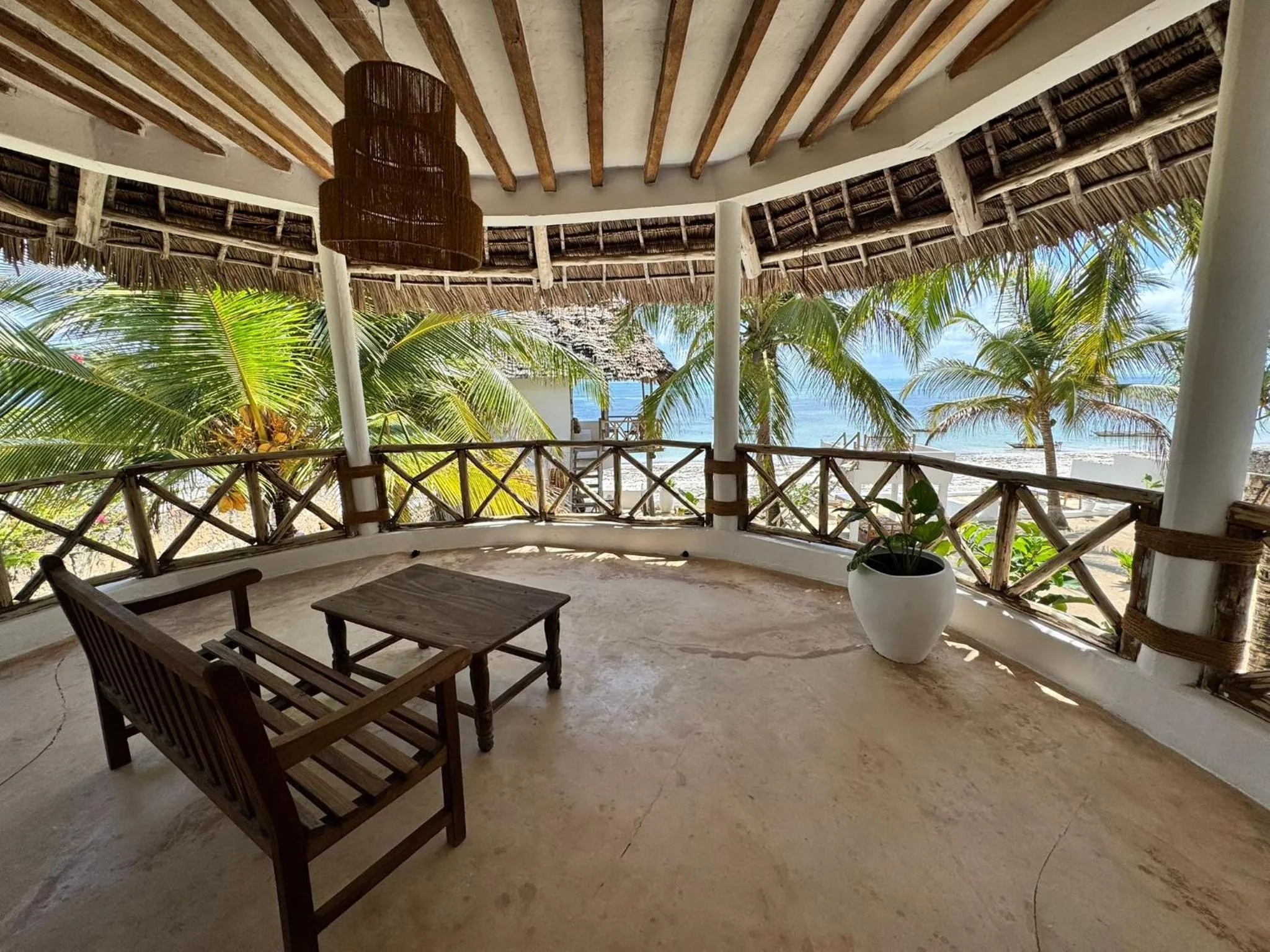 Day in Mango Beach House