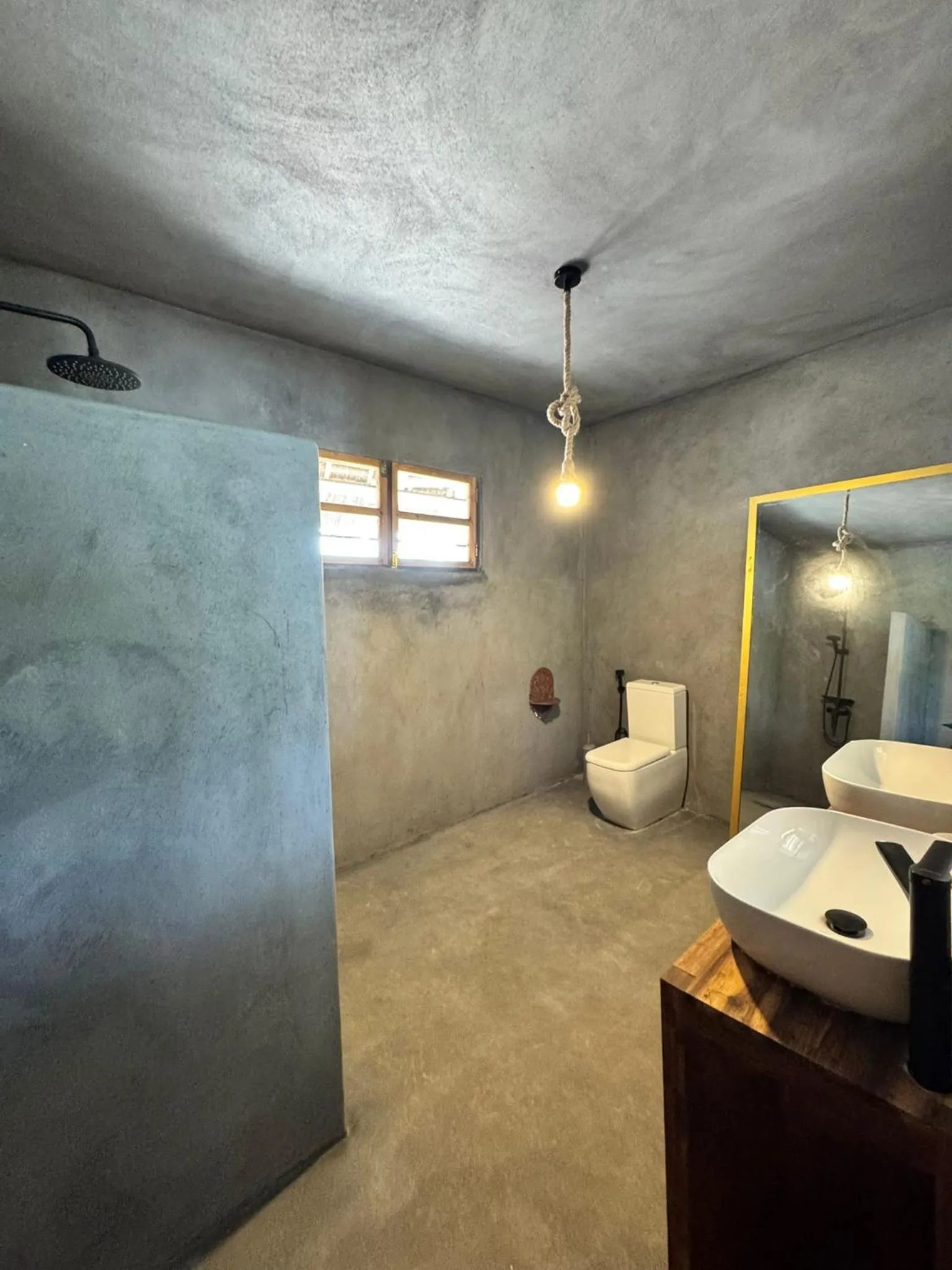 Toilet in Mango Beach House