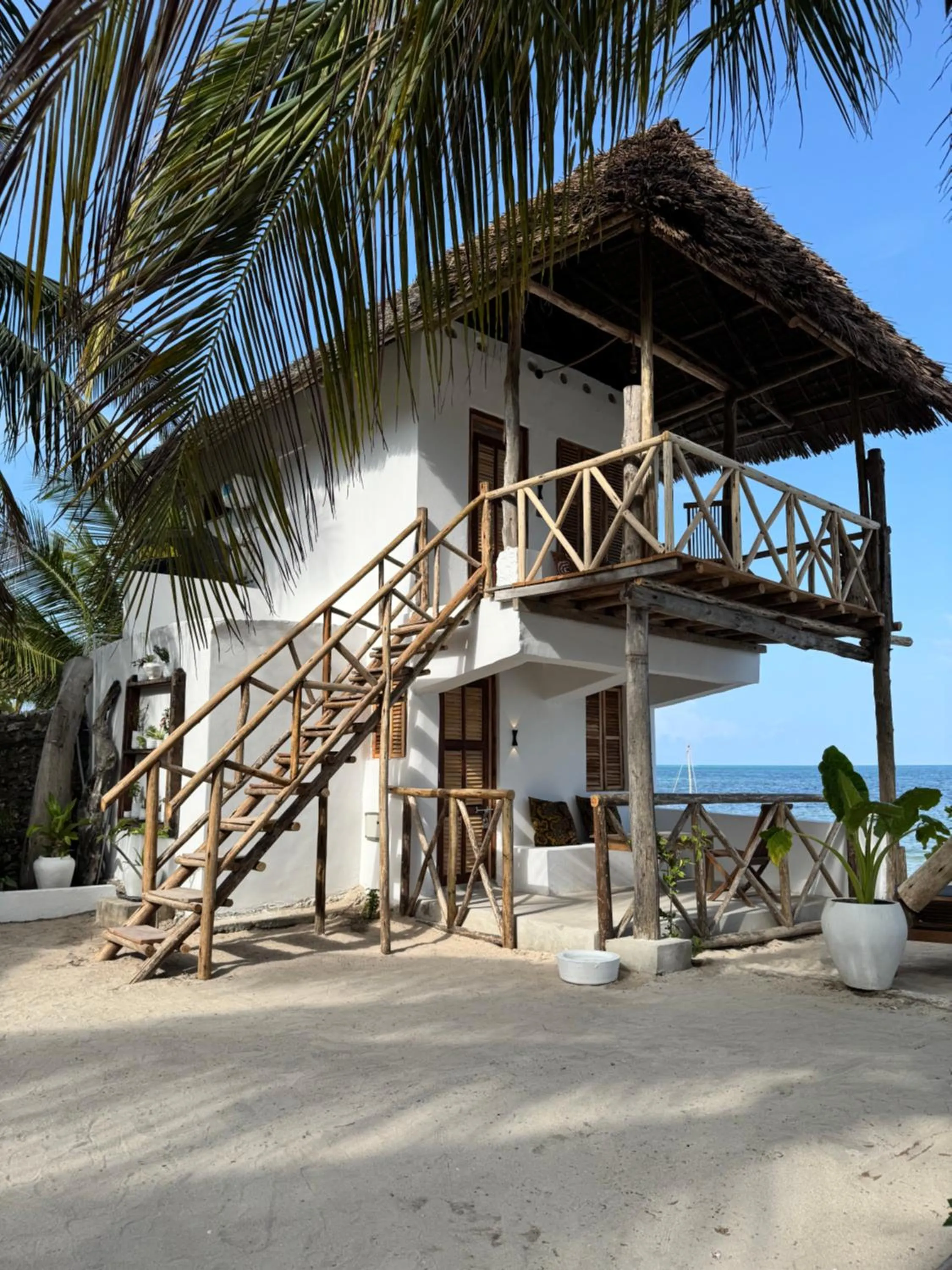 Property building in Mango Beach House