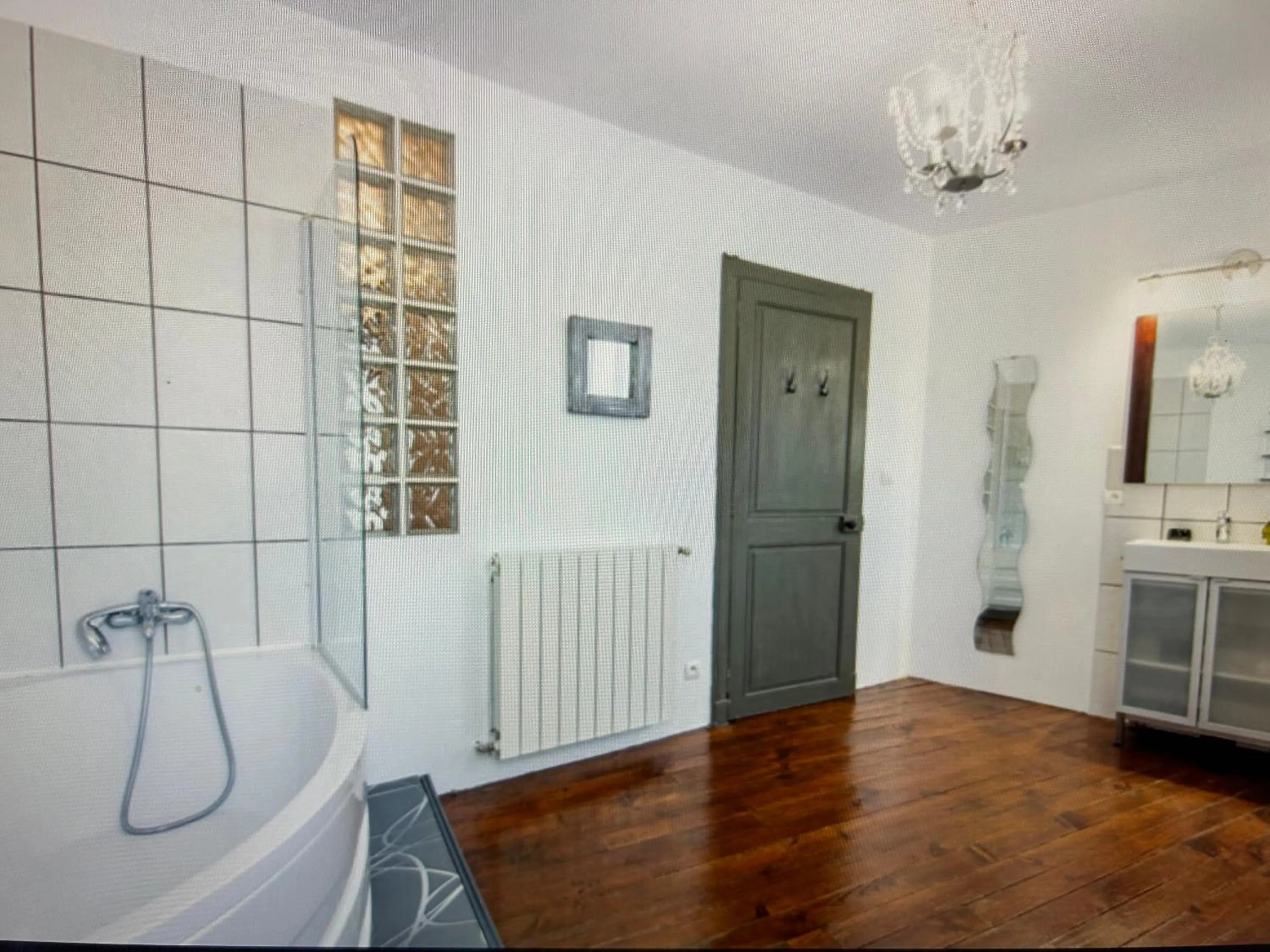 Bathroom in Chambre d'Hôtes La Cour des Saligues