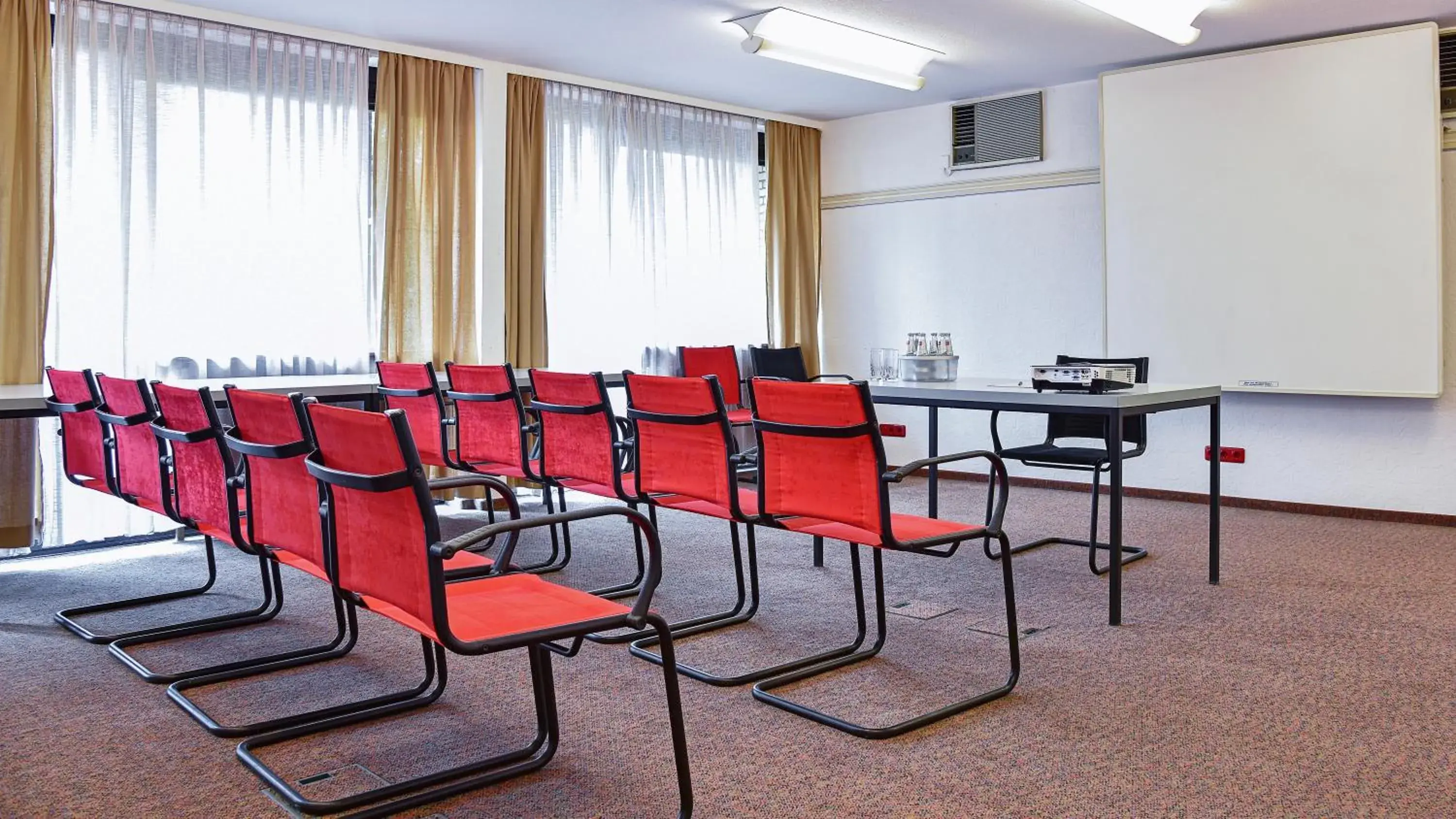 Meeting/conference room, Business Area/Conference Room in Mainbogen Hotel