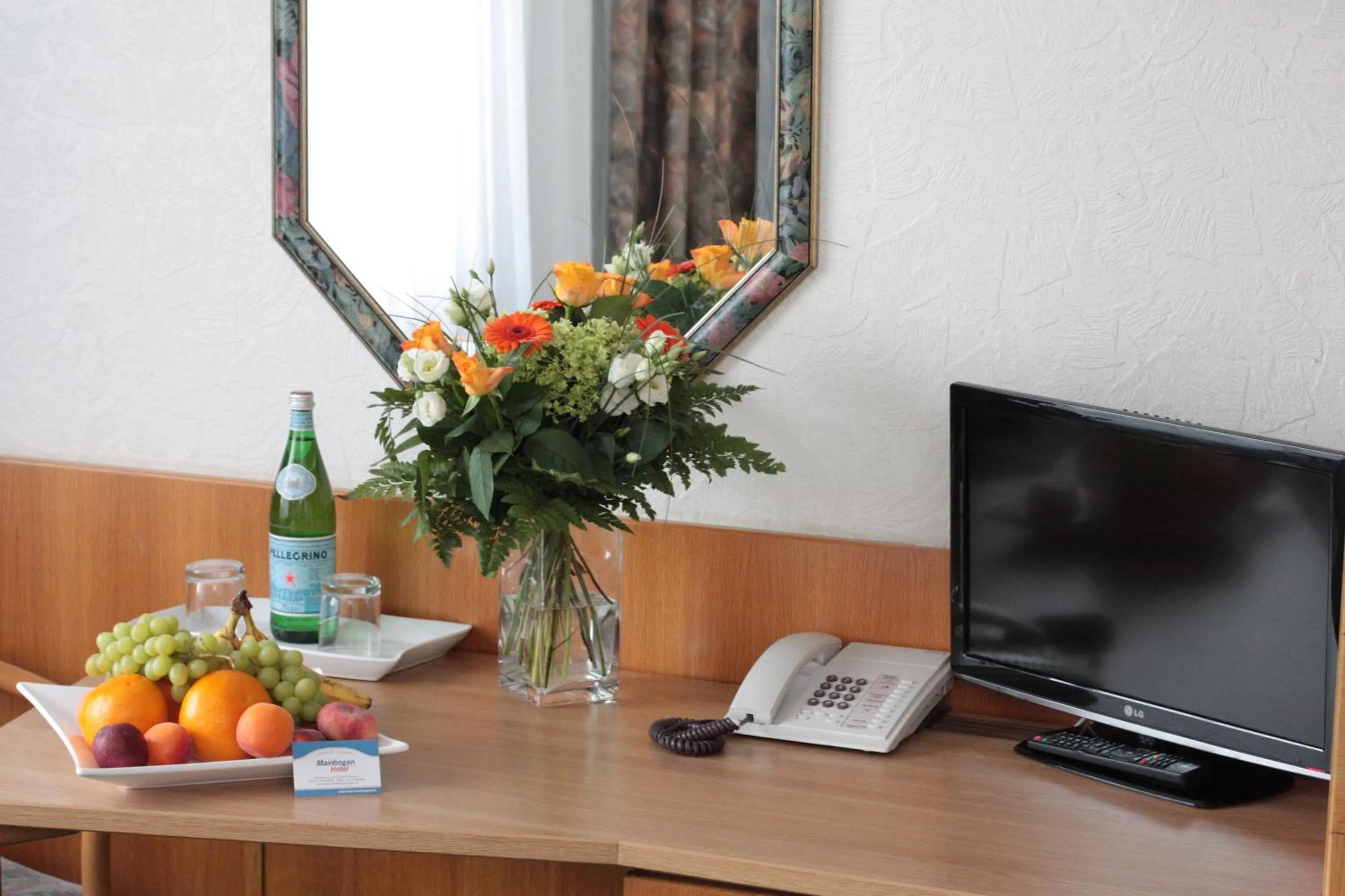 TV and multimedia in Hotel Mainbogen