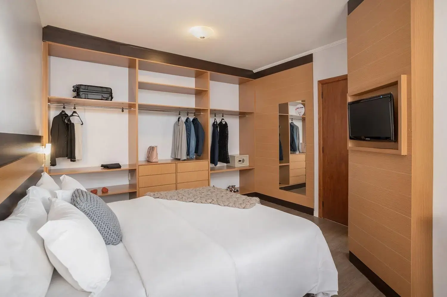TV and multimedia, Bed in Piazza Navona Porto Alegre by Intercity TV and multimedia, Bed in Piazza Navona Porto Alegre by Intercity