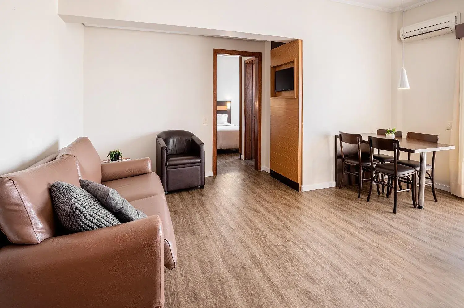 Photo of the whole room in Piazza Navona Porto Alegre by Intercity Photo of the whole room in Piazza Navona Porto Alegre by Intercity
