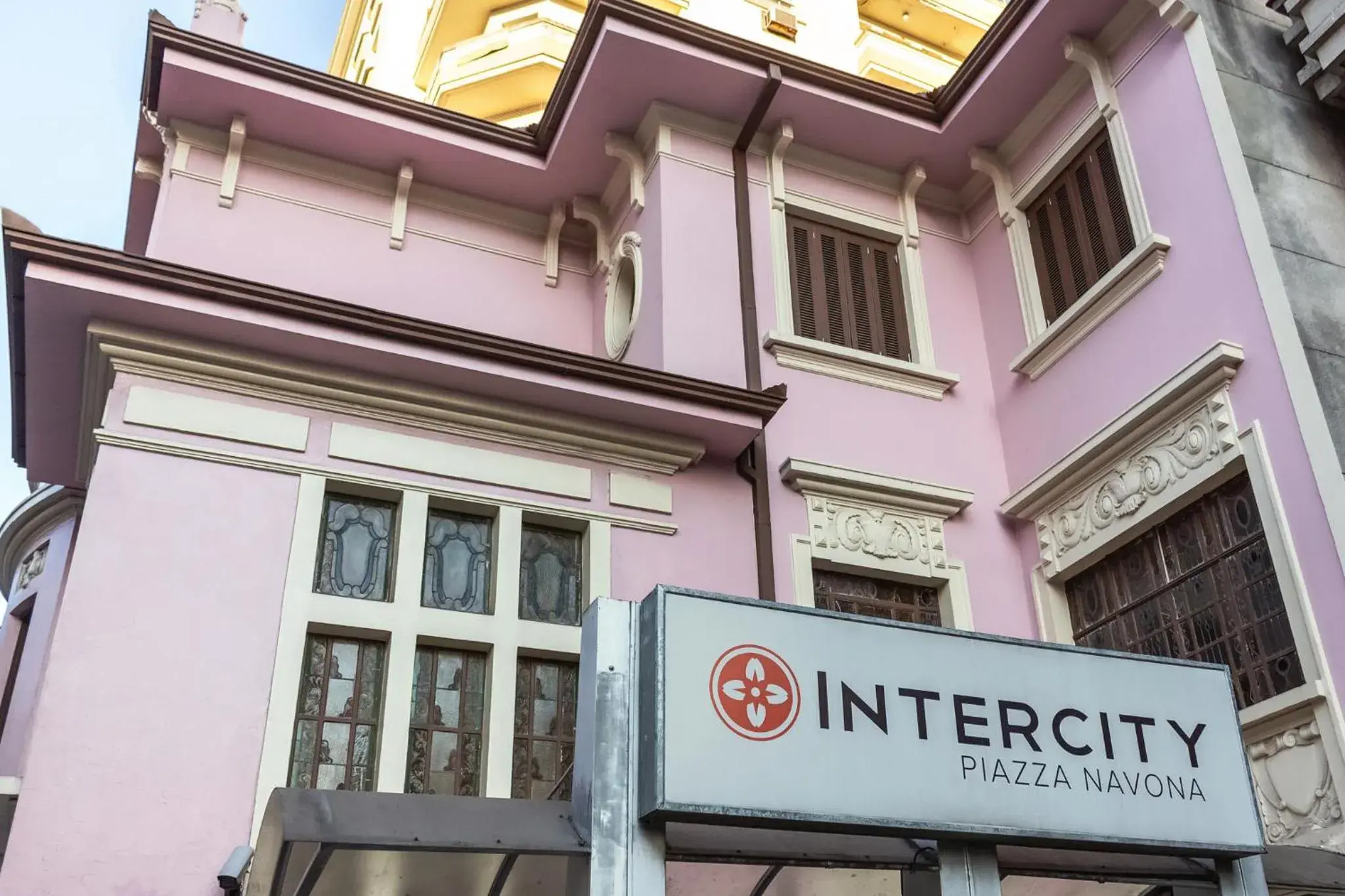 Facade/entrance in Piazza Navona Porto Alegre by Intercity Facade/entrance in Piazza Navona Porto Alegre by Intercity