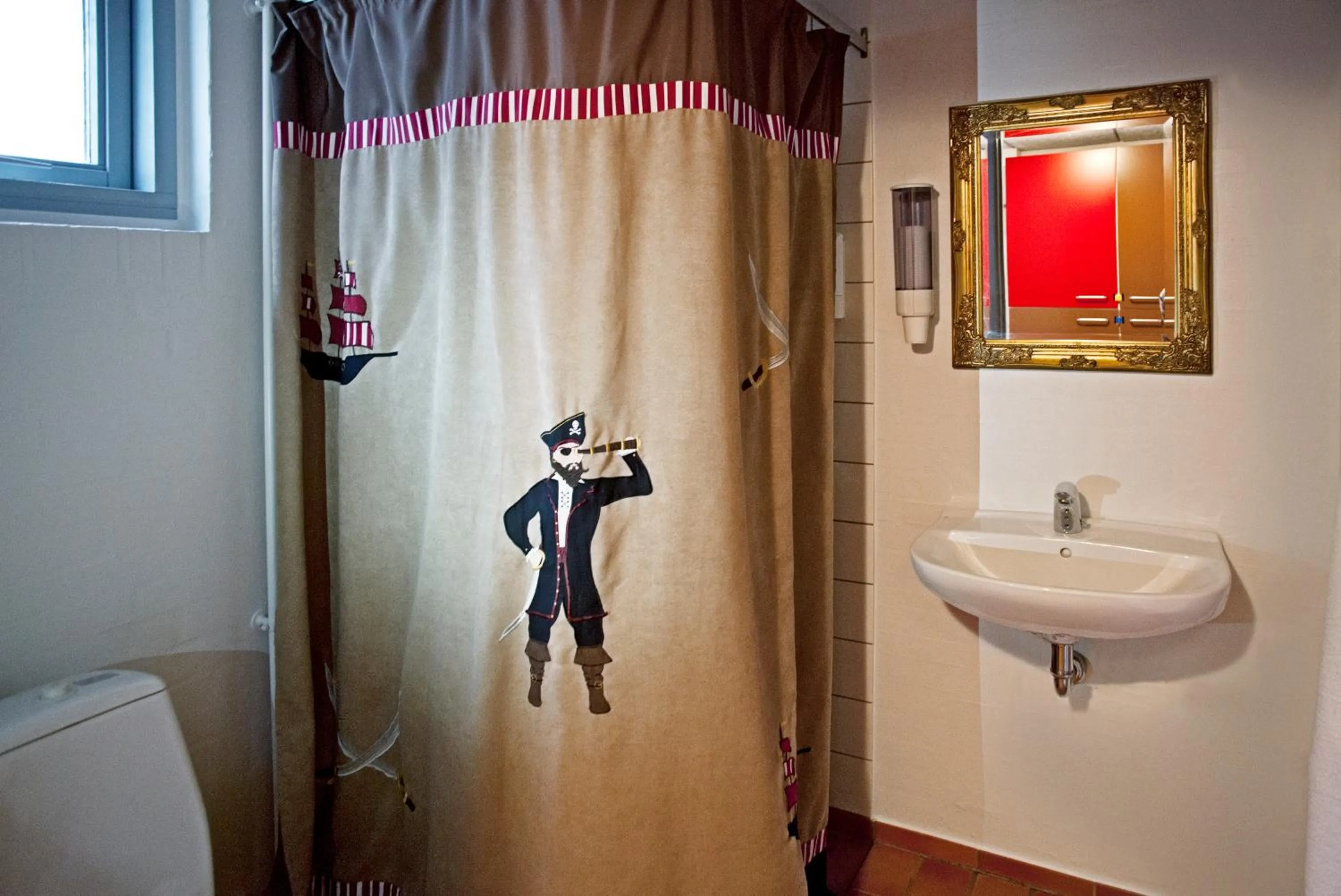 Bathroom in LEGOLAND Pirates´ Inn Motel
