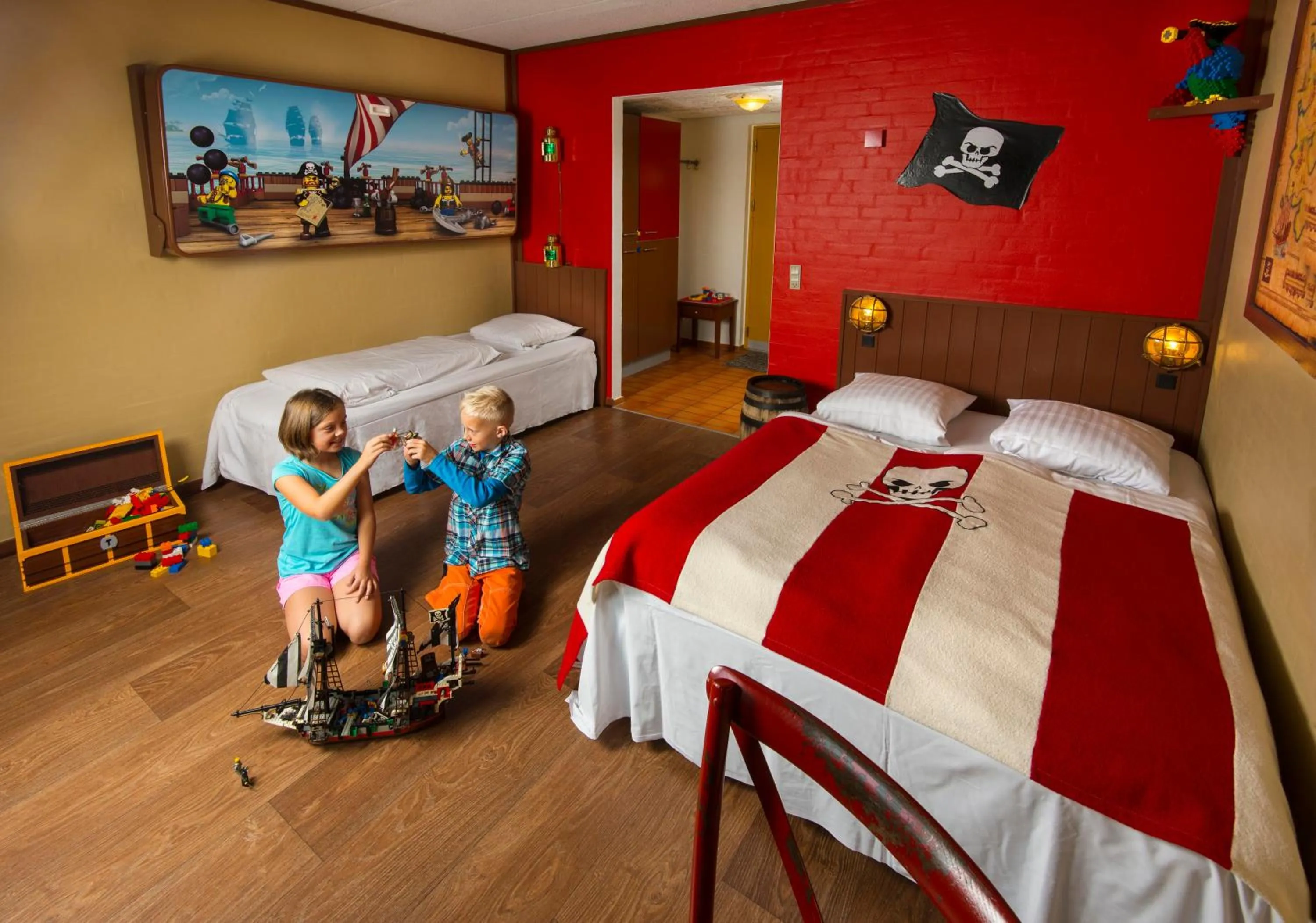 Photo of the whole room, Bed in LEGOLAND Pirates´ Inn Motel