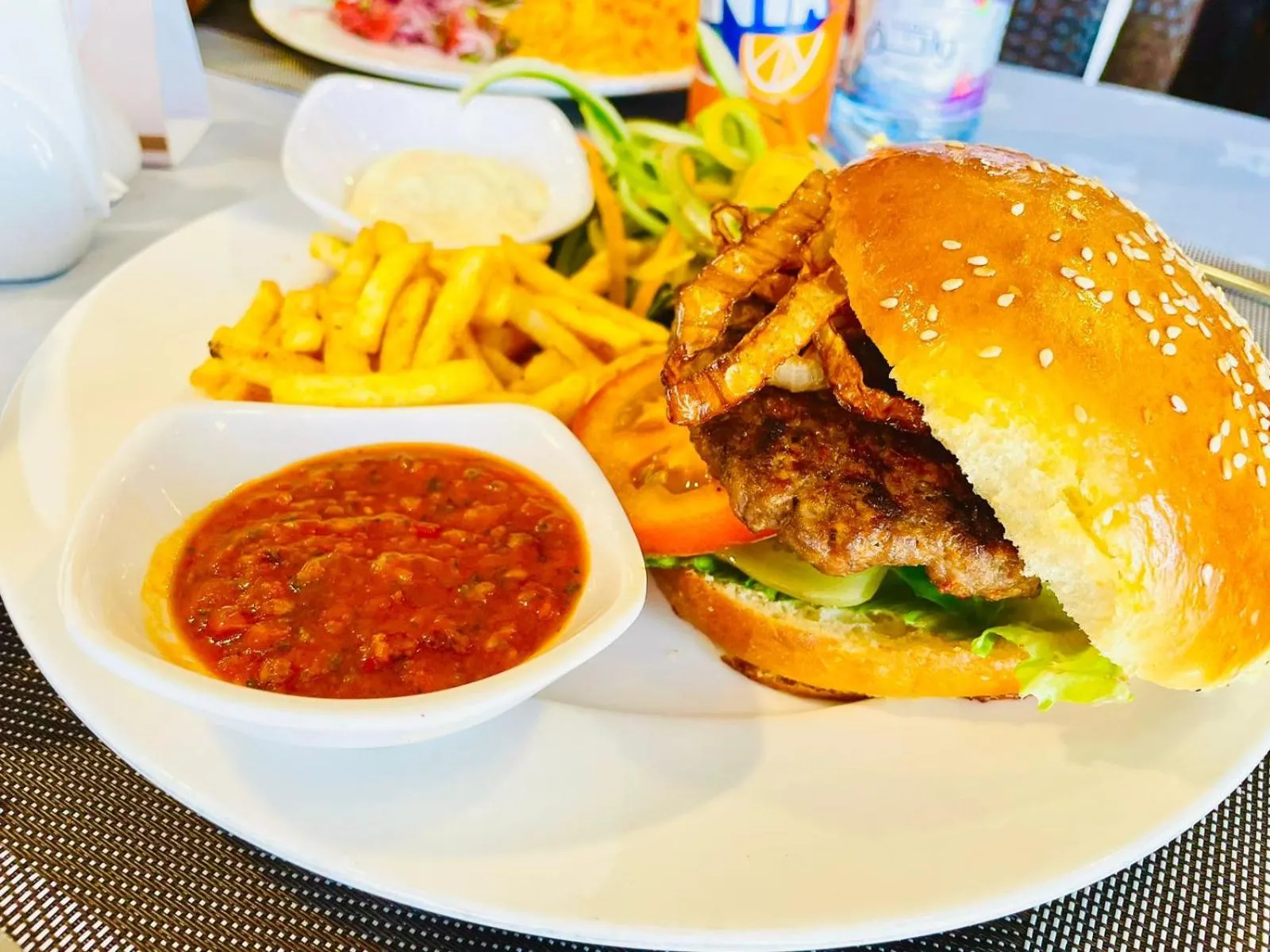 Food and drinks in Hamdan Plaza Hotel Salalah, an HTG Hotel