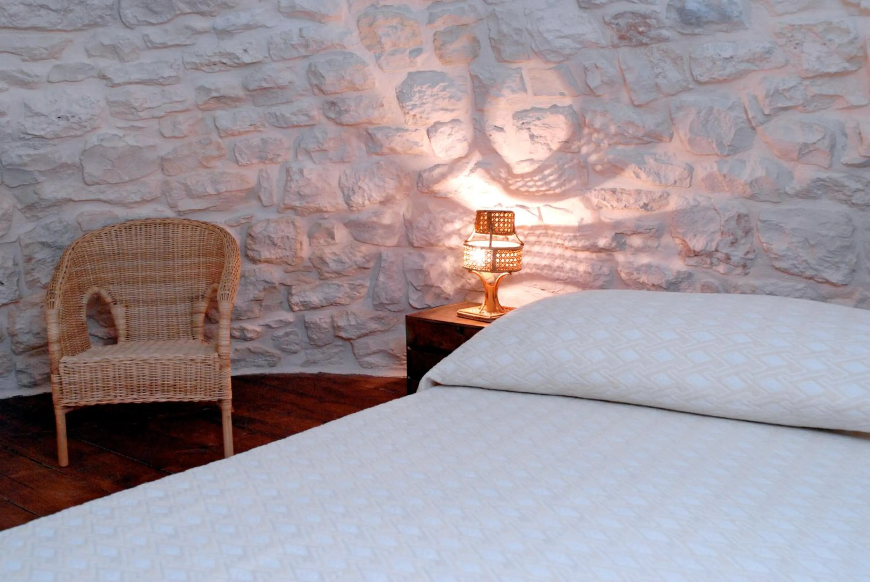 Decorative detail, Bed in Trulli Resort Monte Pasubio Trulli bbalberobellocom
