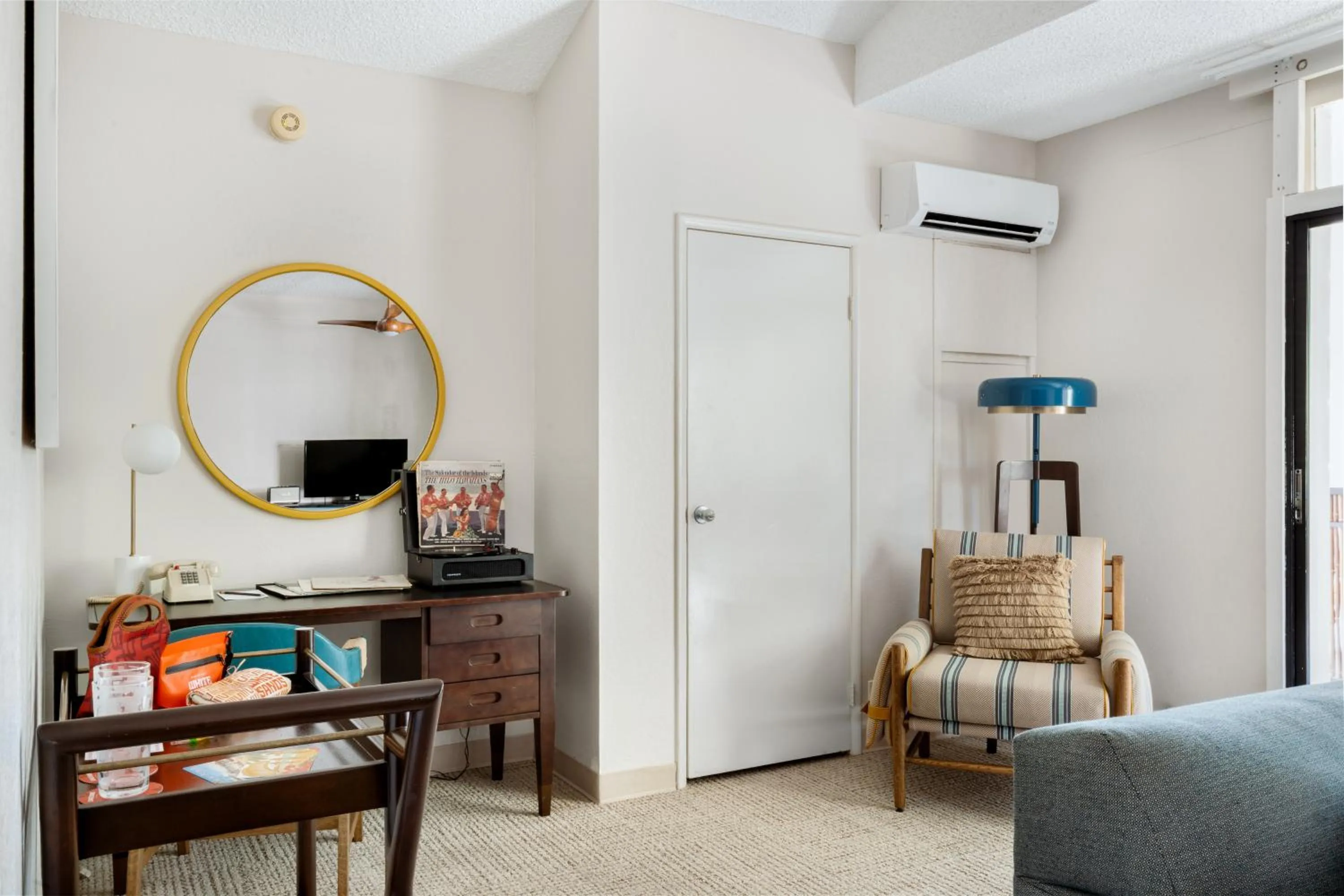 Living room in White Sands Hotel