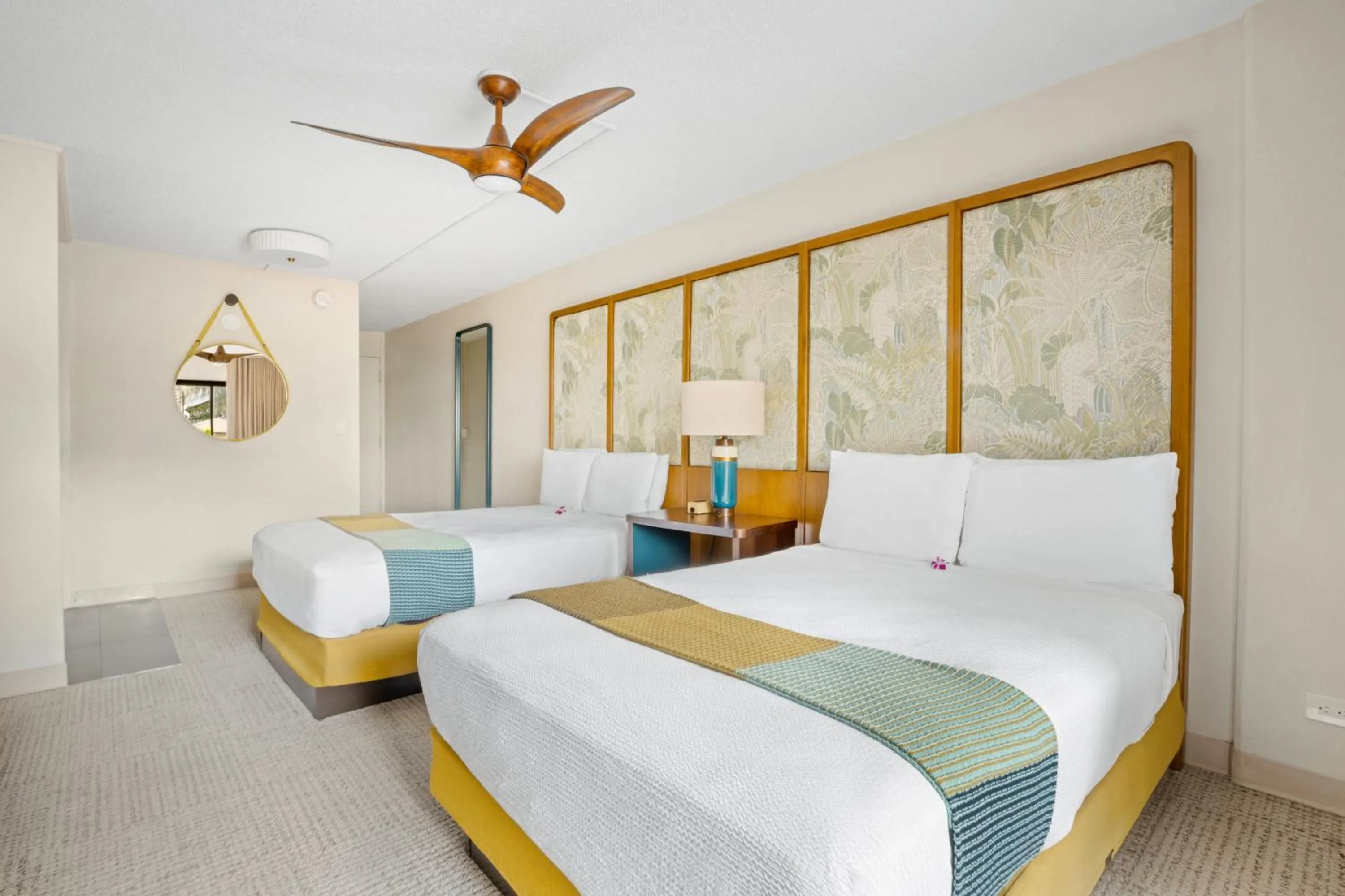 Bedroom, Bed in White Sands Hotel