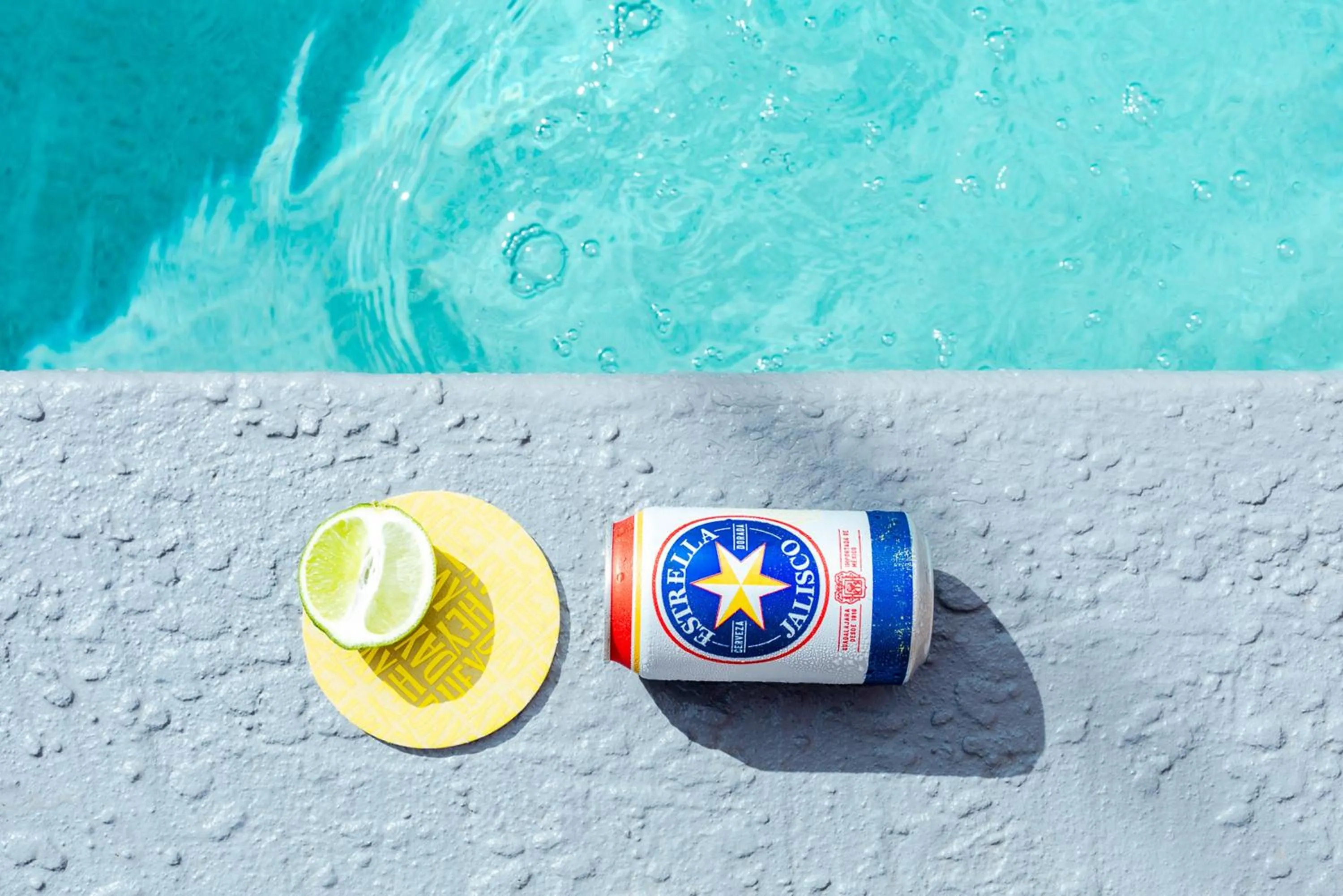 Swimming pool in White Sands Hotel