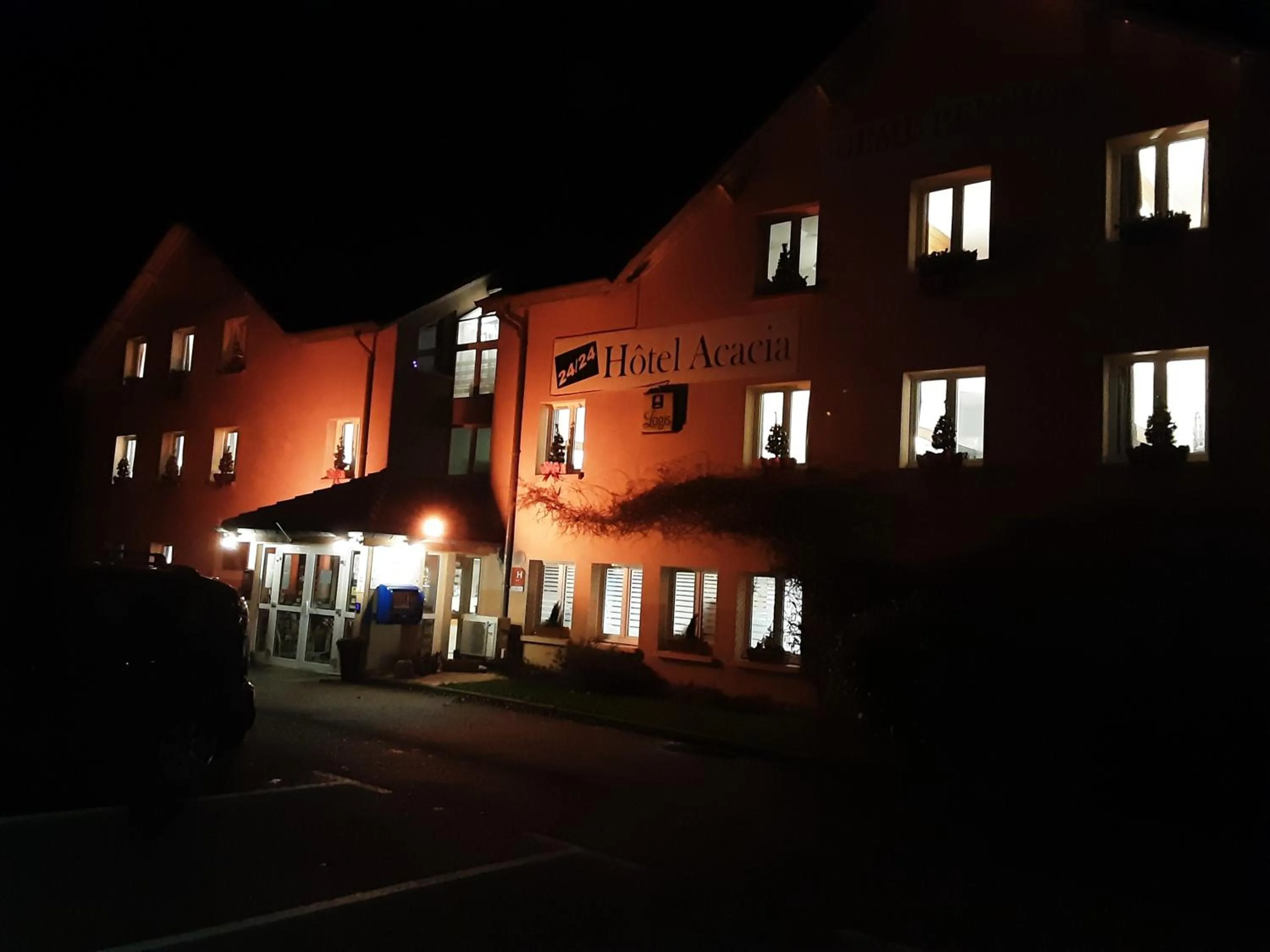 Property building in Hôtel Acacia Nancy sud Lunéville