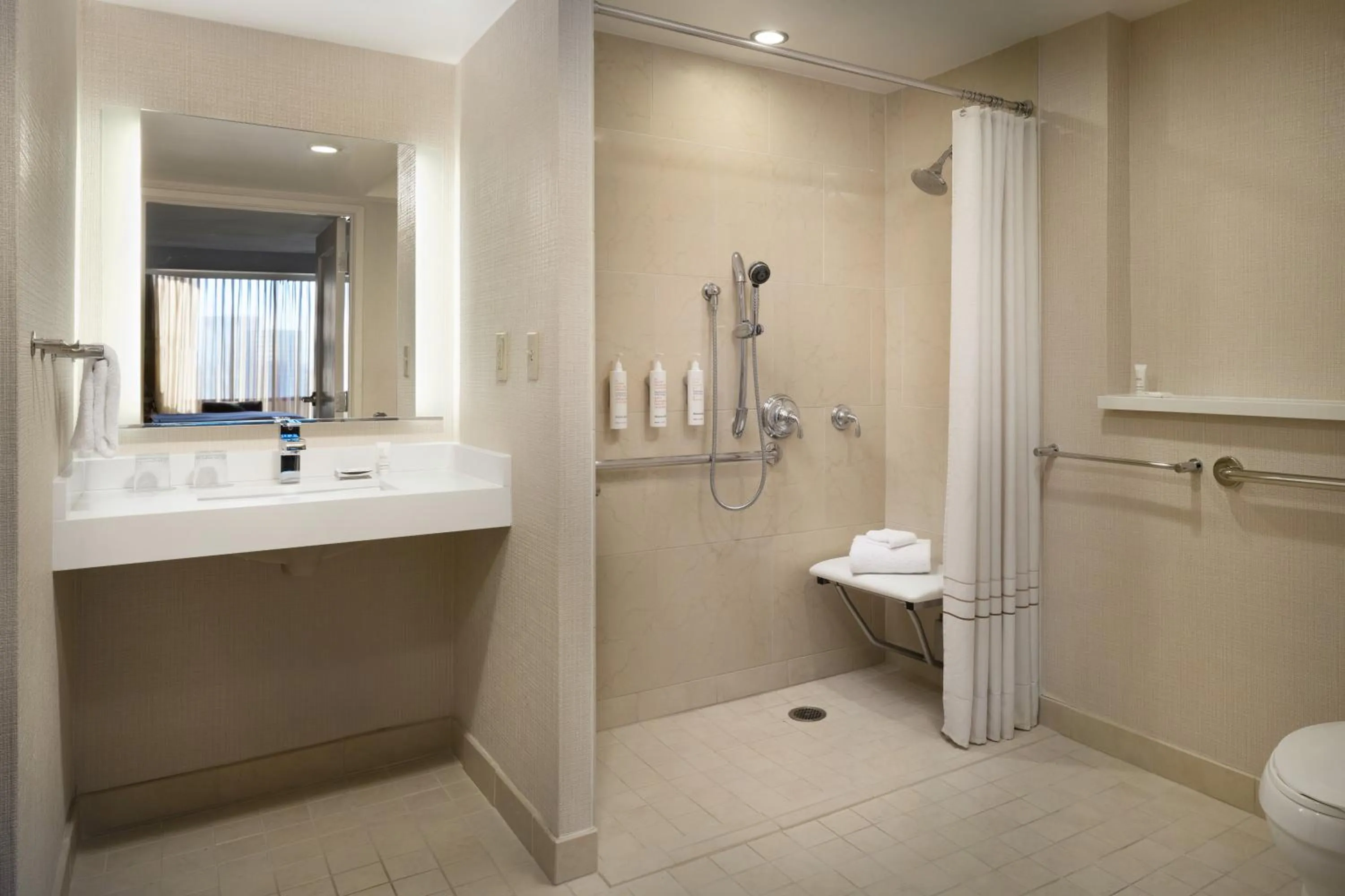 Shower in San Francisco Marriott Union Square