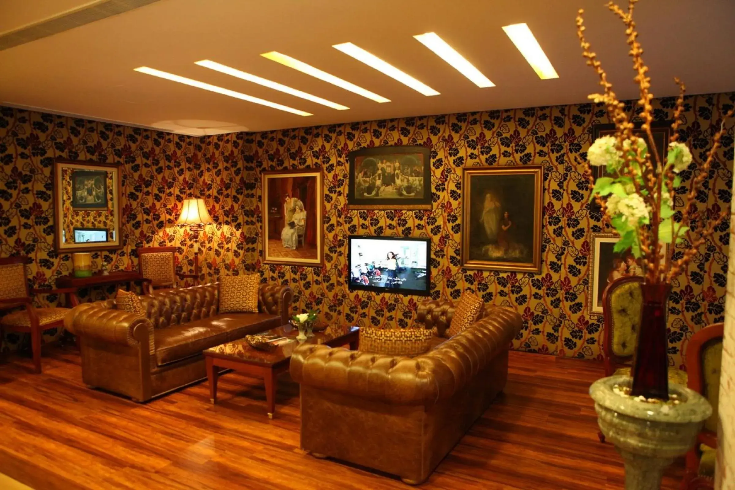 Lobby or reception in Midtown Hotel & Suites Lobby or reception in Midtown Hotel & Suites