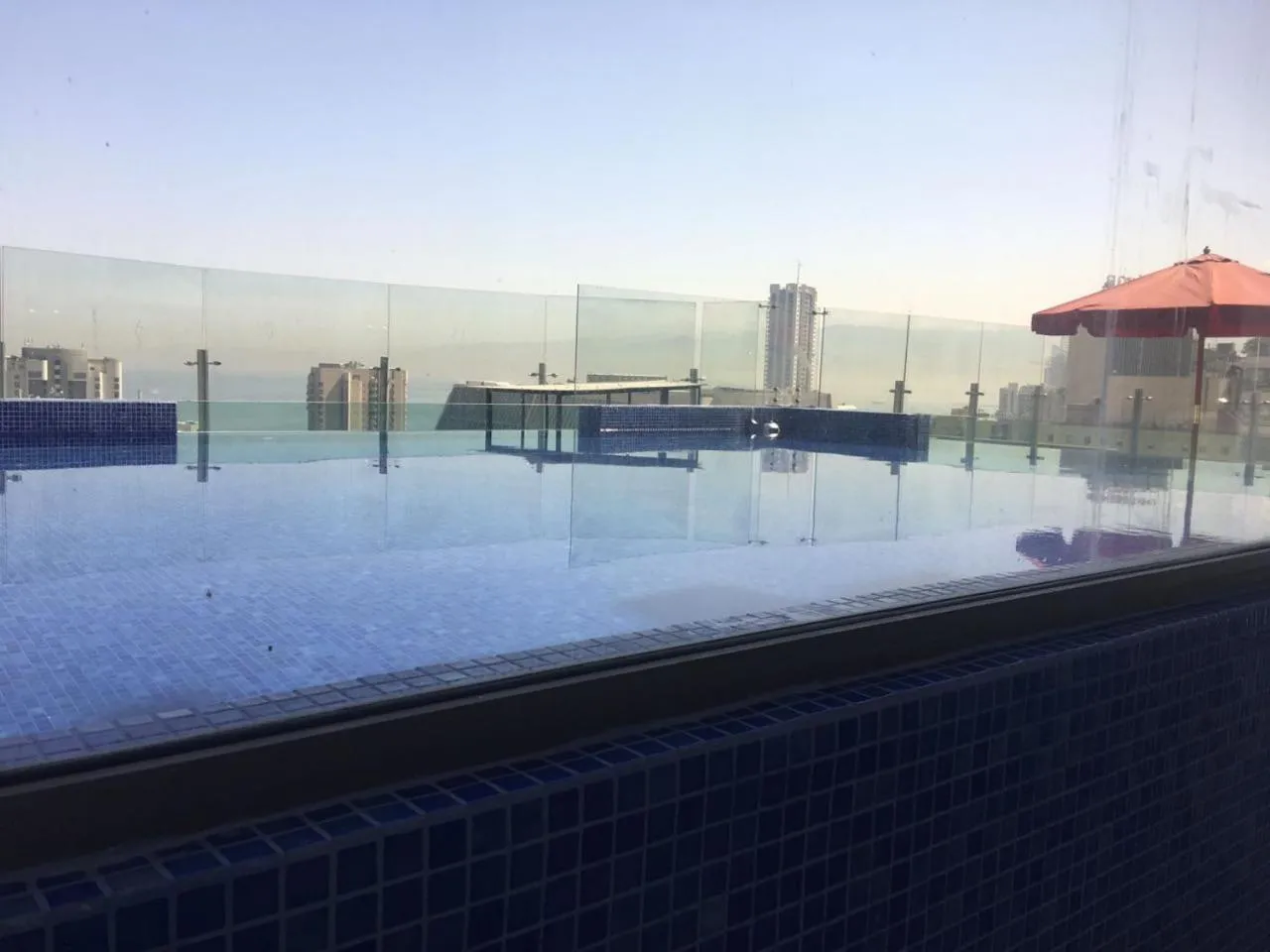 Swimming pool in Midtown Hotel & Suites