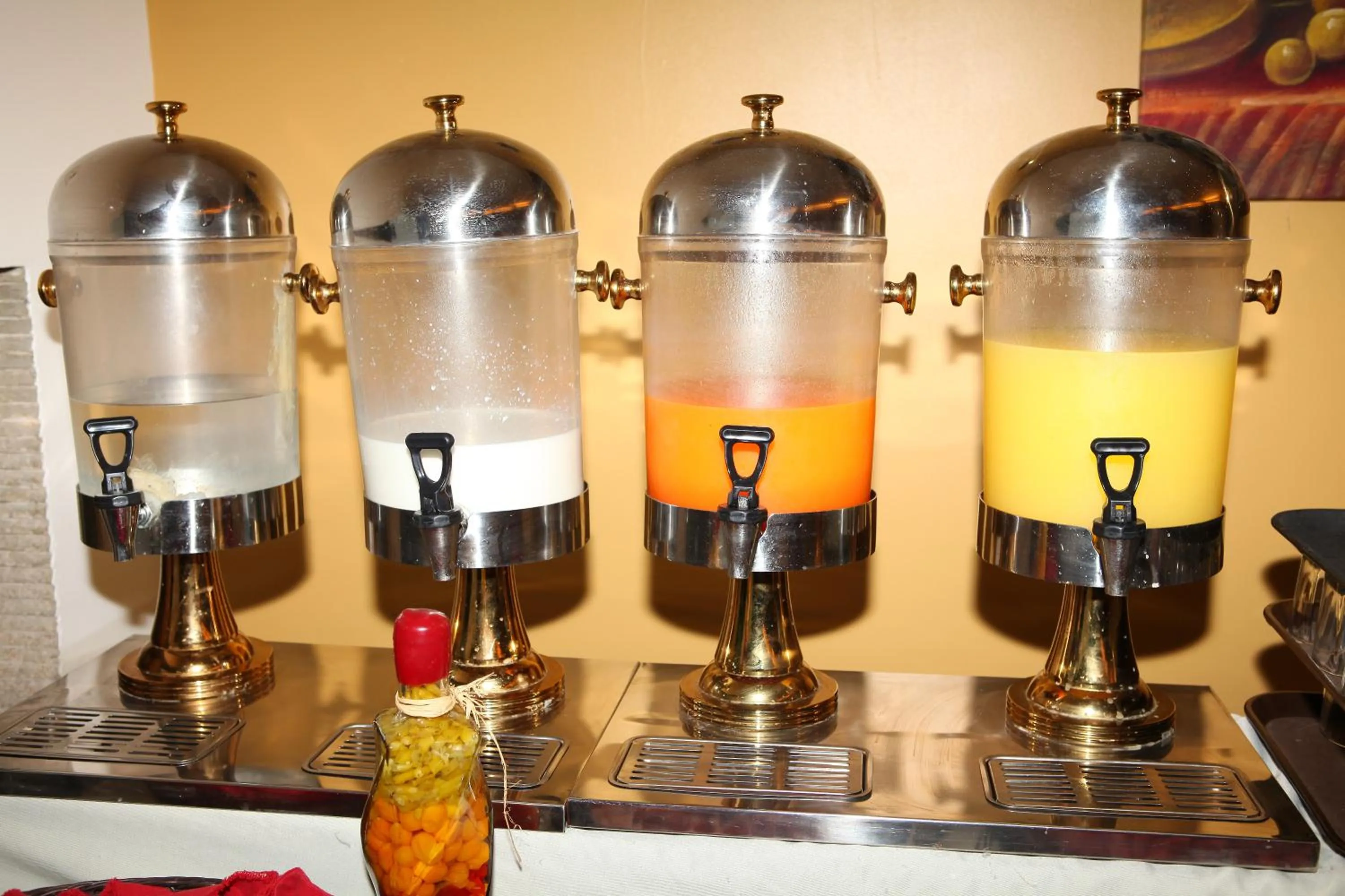 Breakfast in Midtown Hotel & Suites