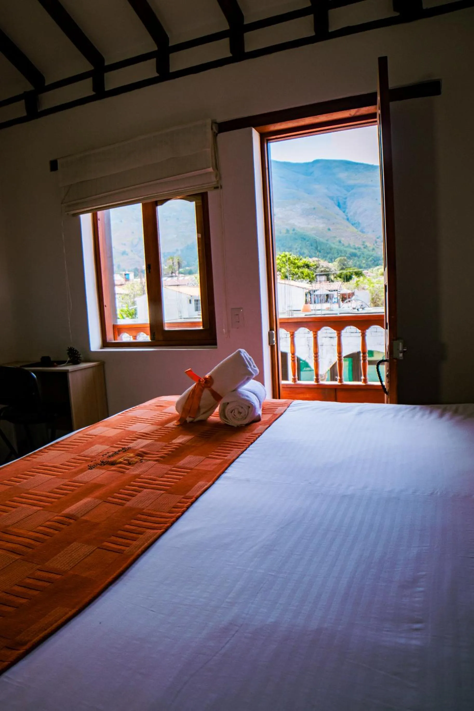 Bed in Fontana Plaza Hotel