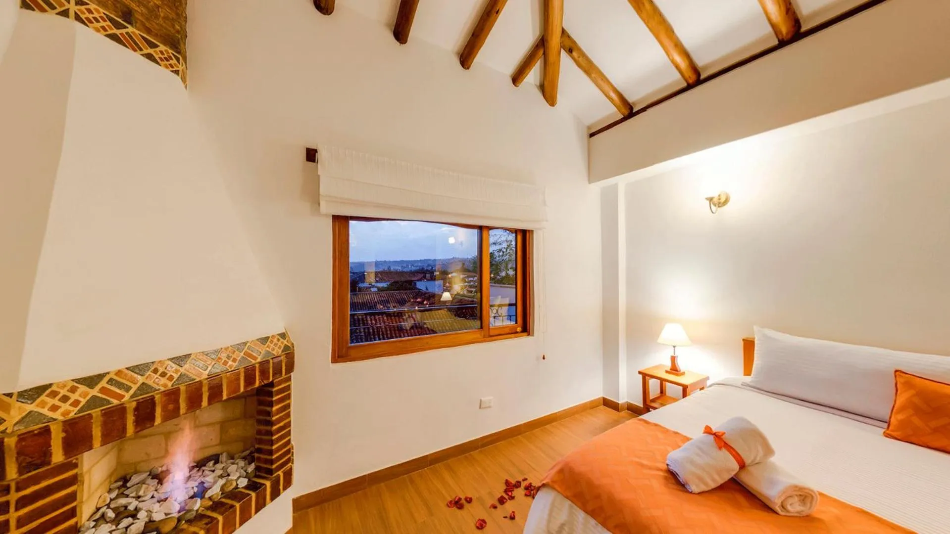 Bed in Fontana Plaza Hotel