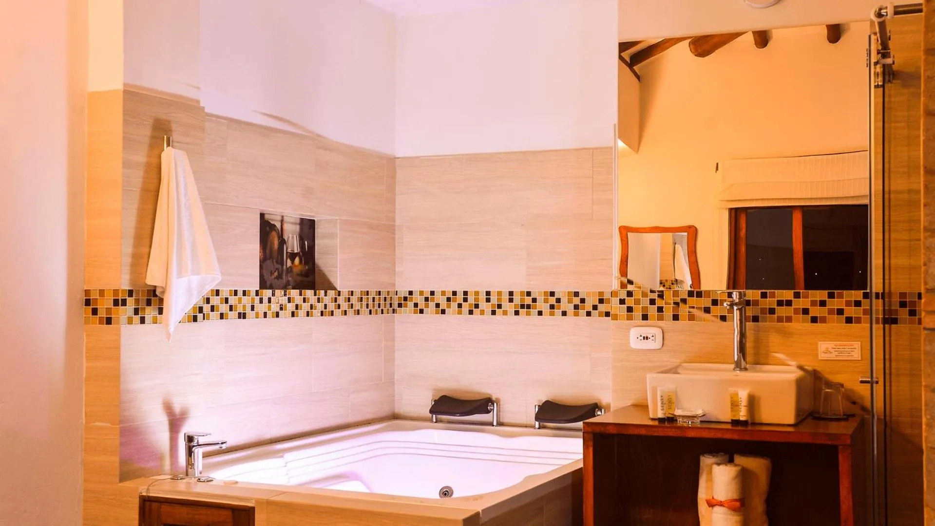 Bath in Fontana Plaza Hotel