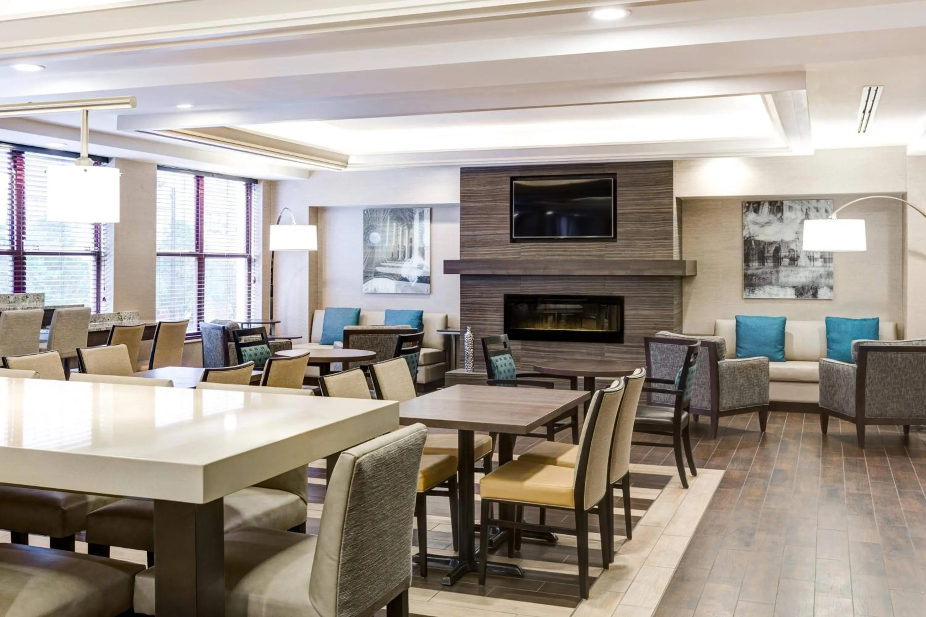 Restaurant/places to eat in Residence Inn Washington, DC/ Downtown