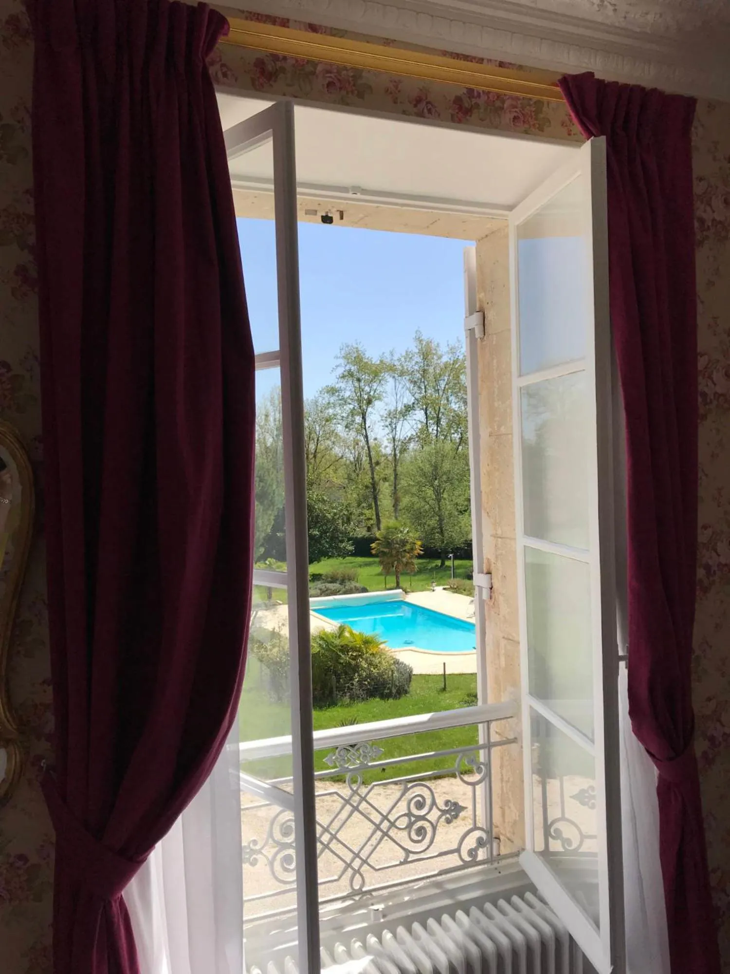 Pool view in Chambres d'hotes de Pouzelande