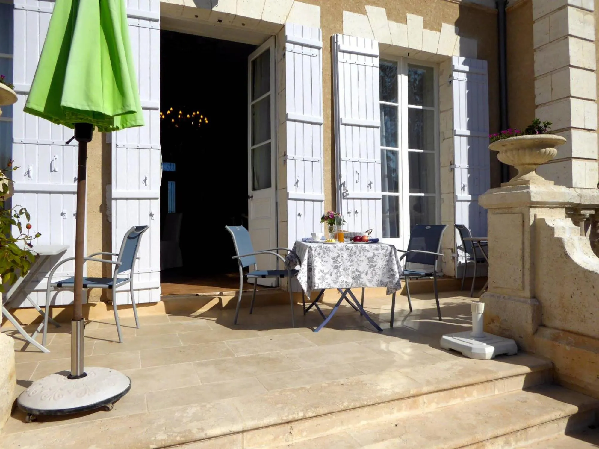Patio in Chambres d'hotes de Pouzelande