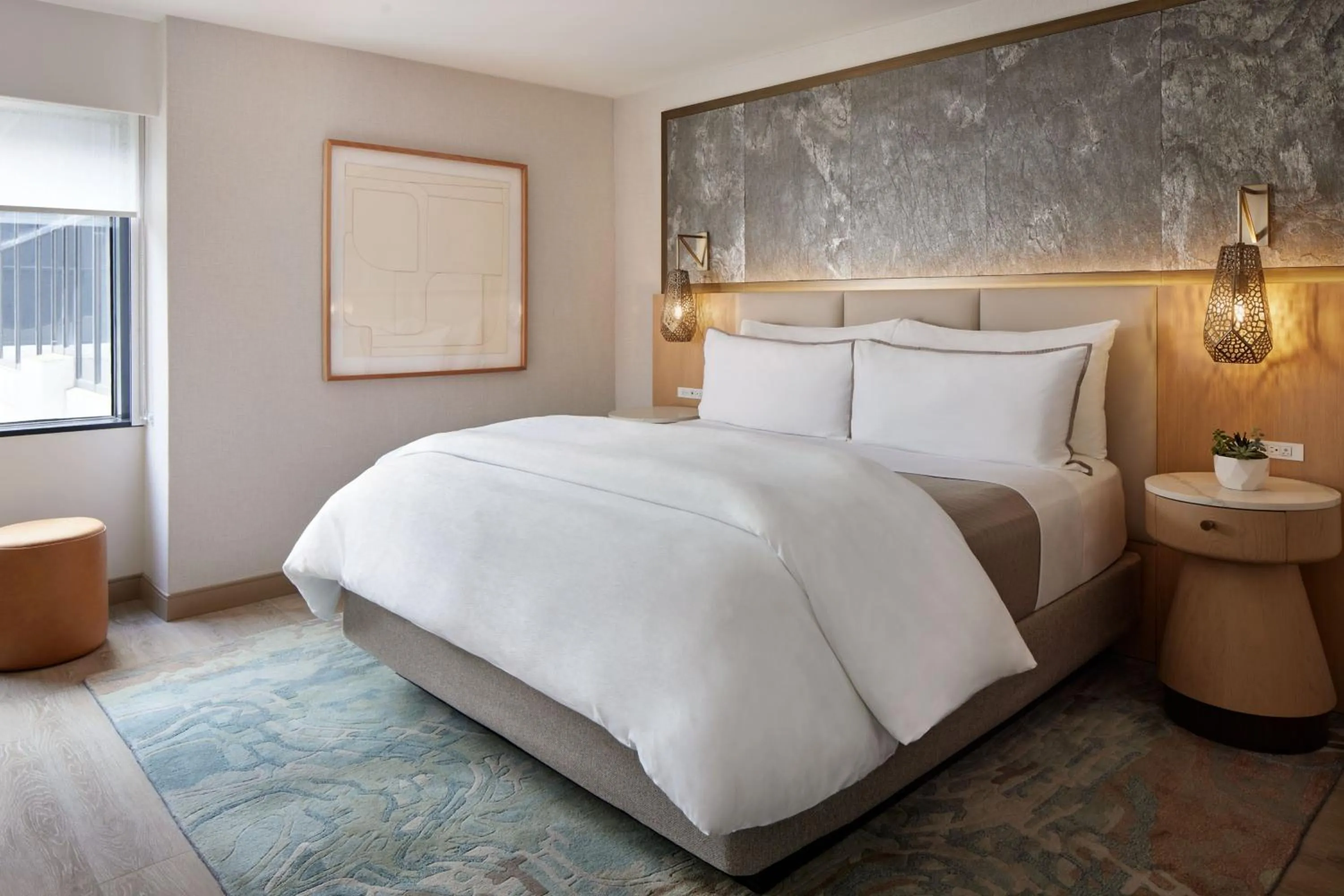 Bedroom, Bed in The Westin DC Downtown