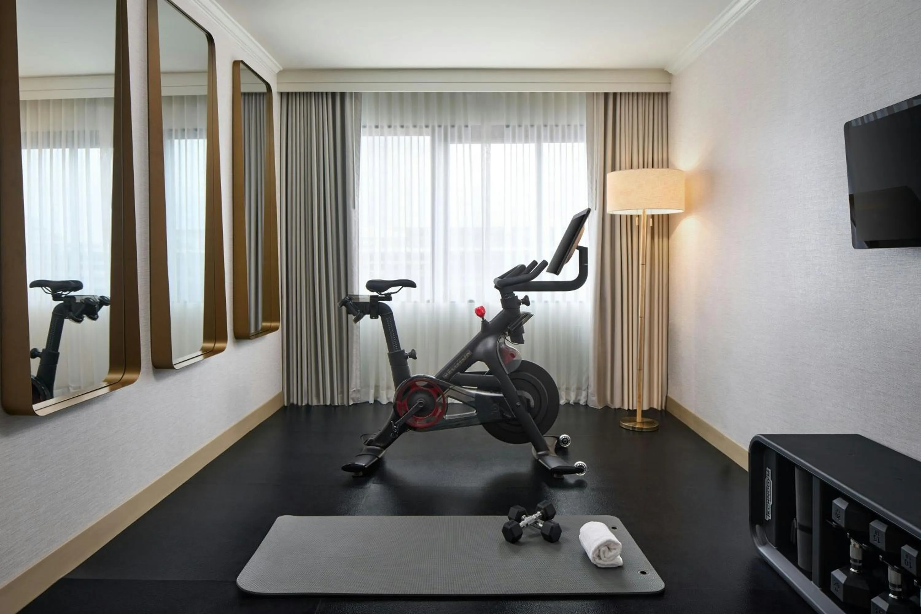 Photo of the whole room in The Westin DC Downtown