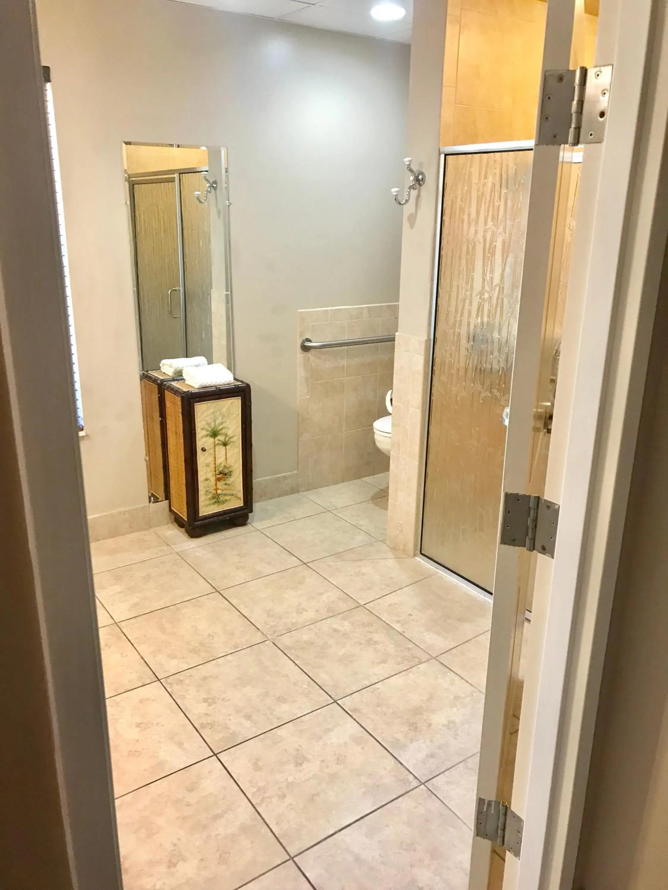 Bathroom in Tahitian Inn Boutique Hotel Tampa