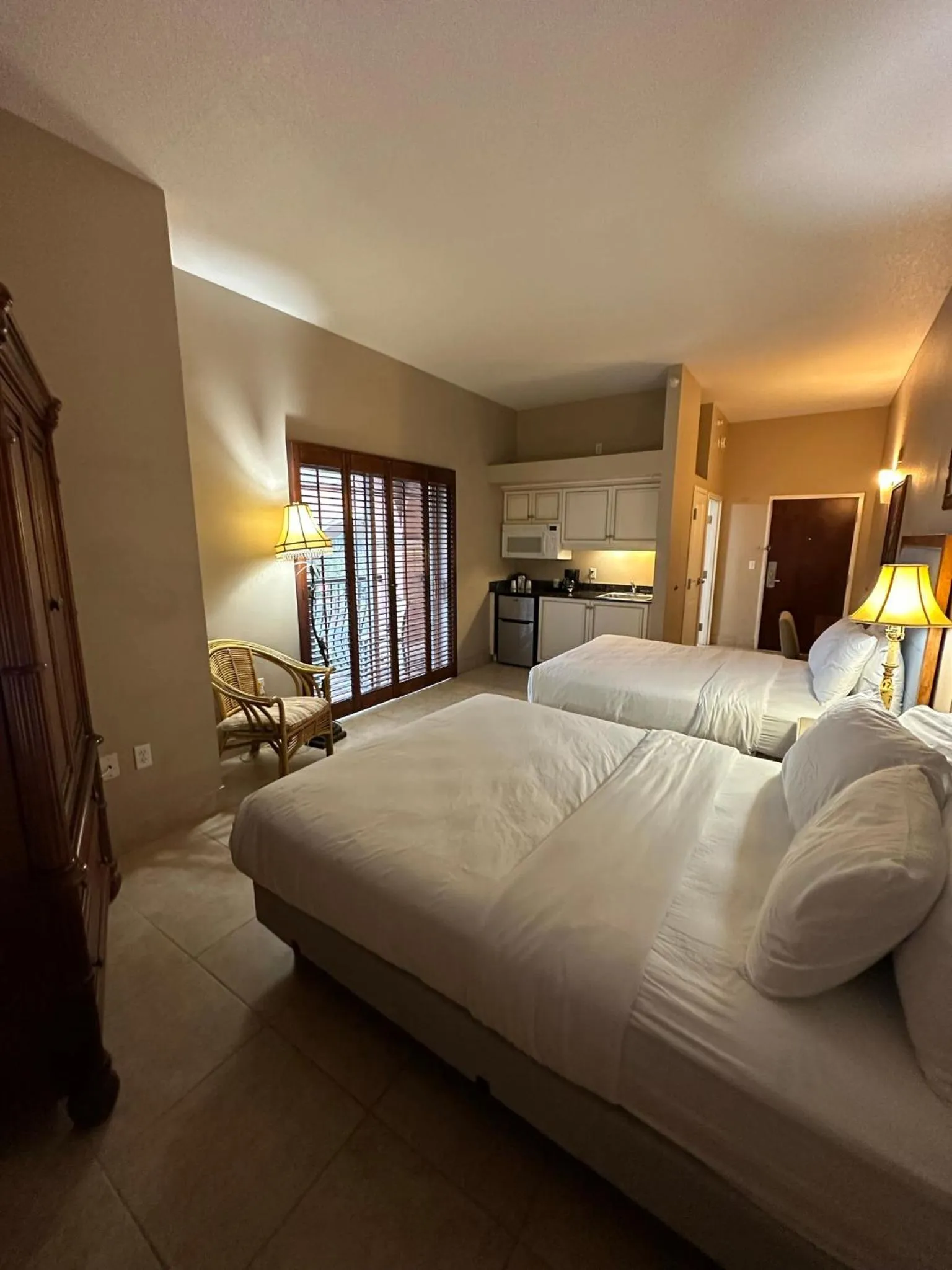 Photo of the whole room, Bed in Tahitian Inn Boutique Hotel Tampa