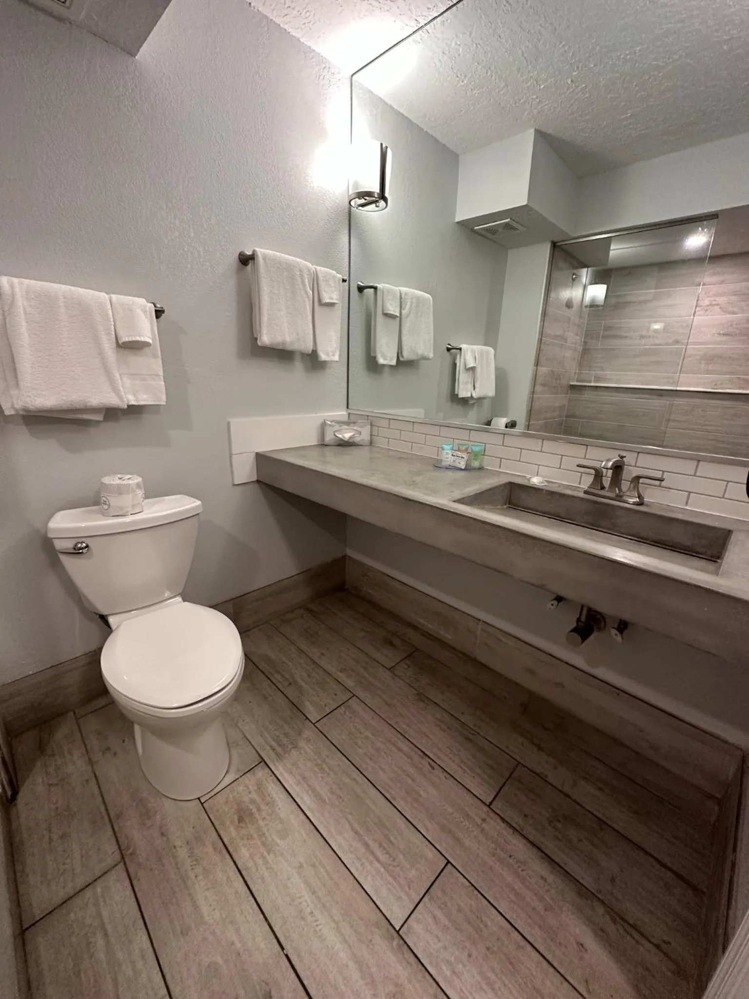 Bathroom in Tahitian Inn Boutique Hotel Tampa