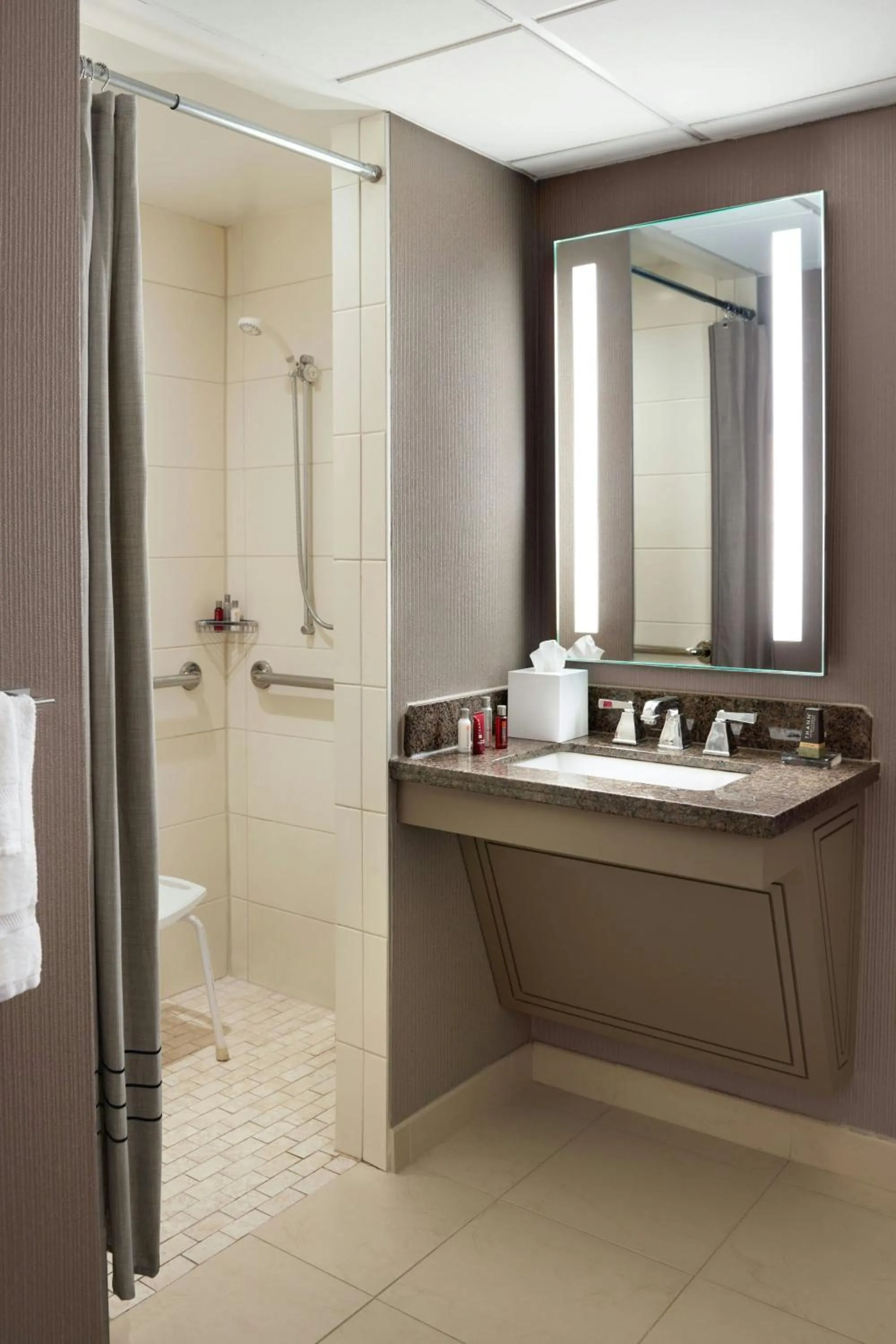 Bathroom in Atlanta Airport Marriott