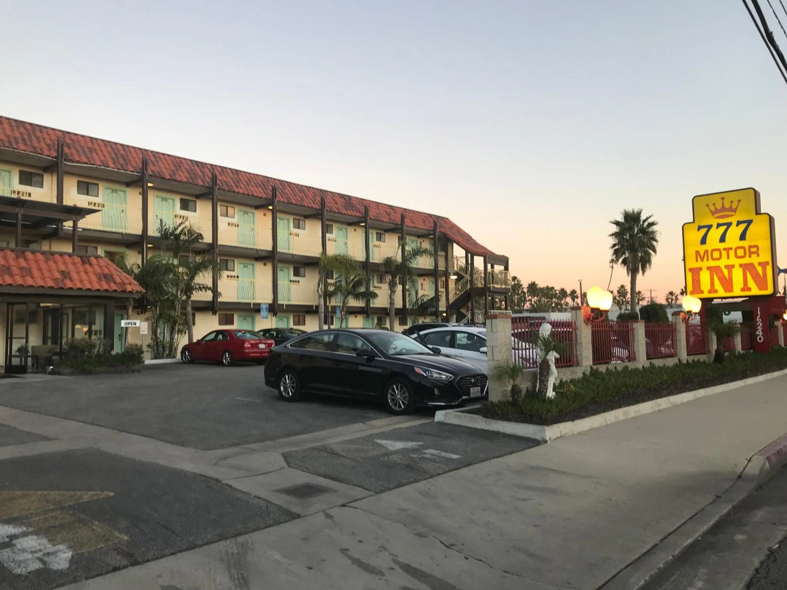 Property building in 777 Motor Inn