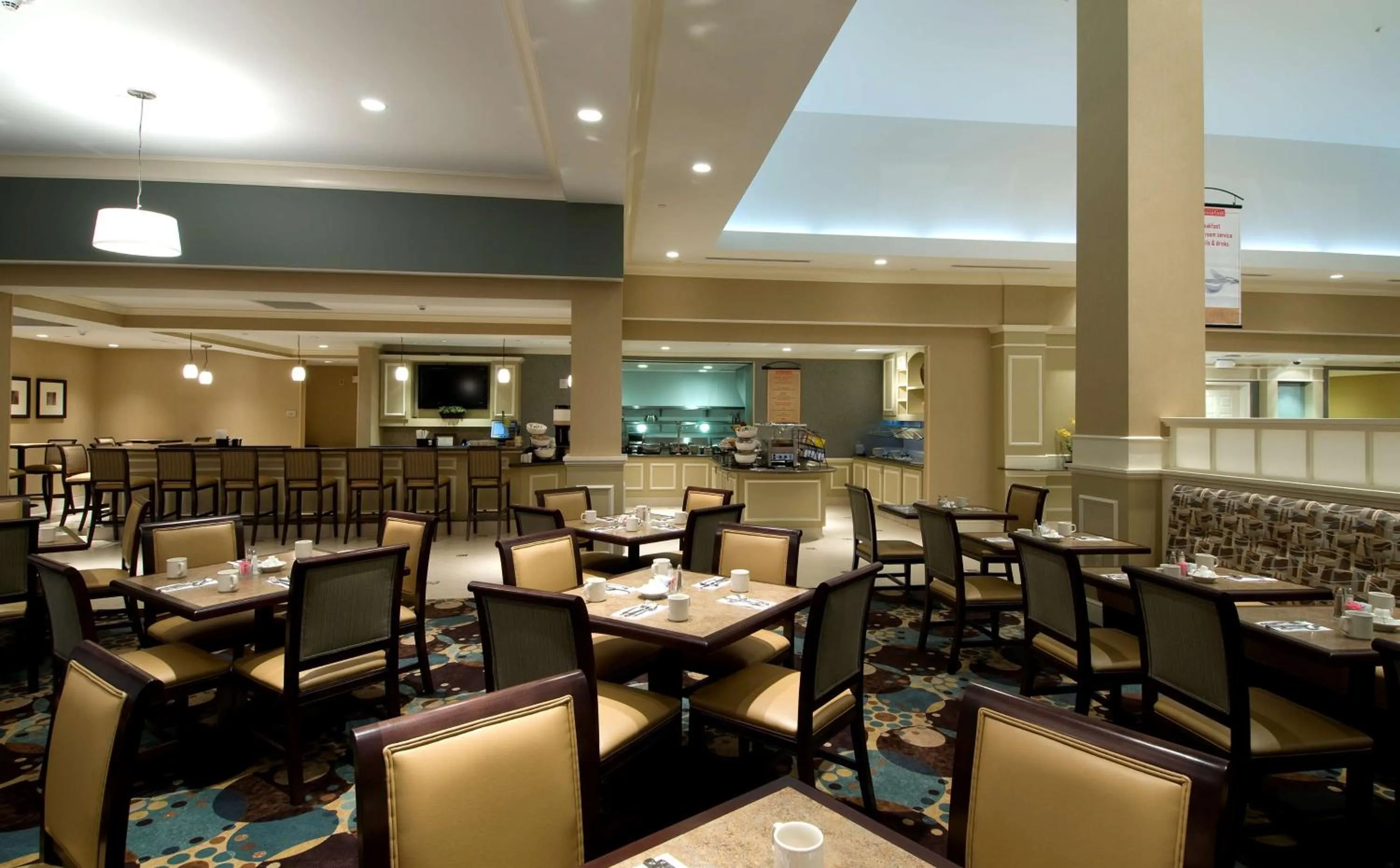 Restaurant/places to eat in Hilton Garden Inn Mount Holly/Westampton