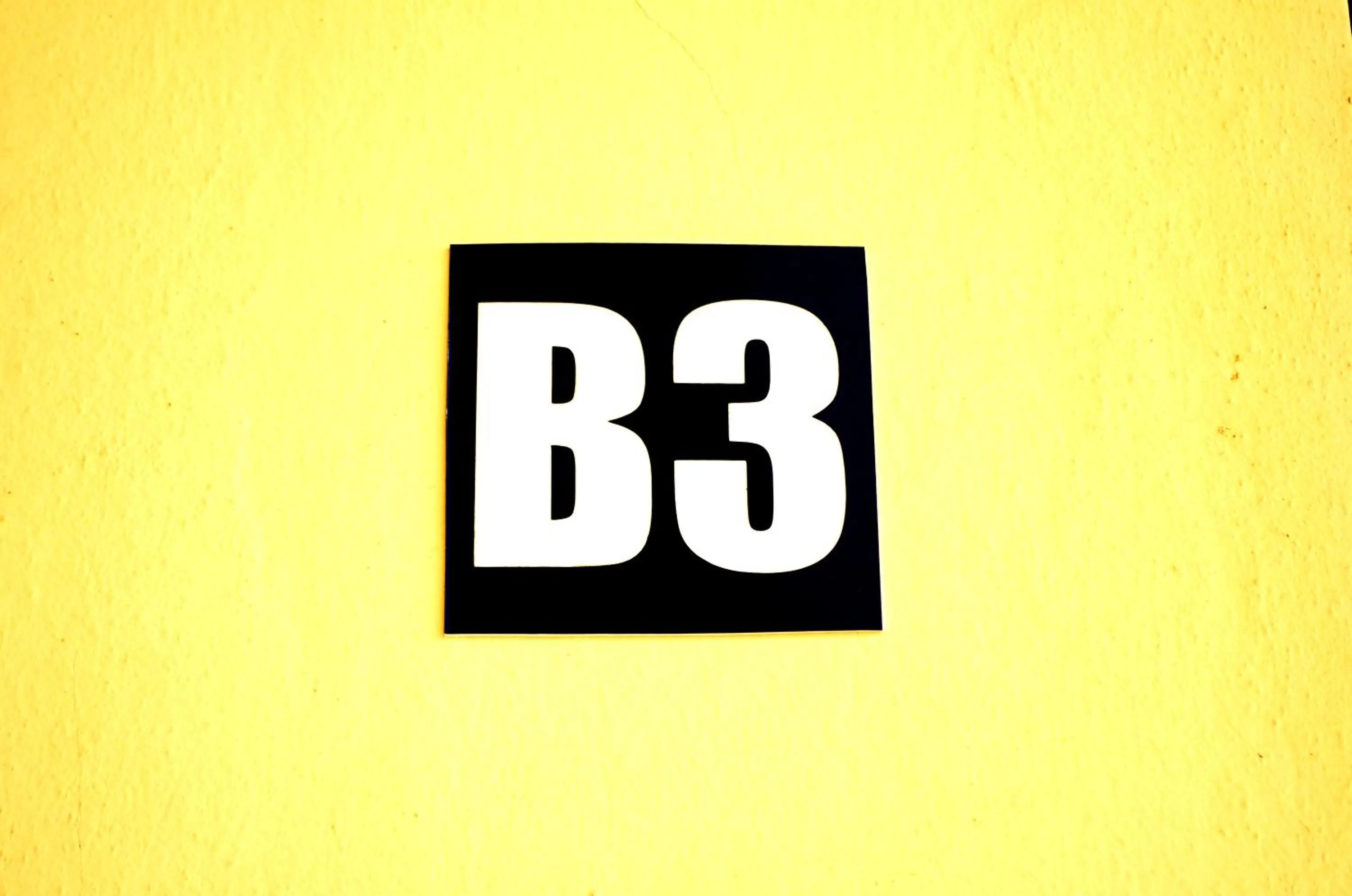 Logo/Certificate/Sign in B3 Apartments