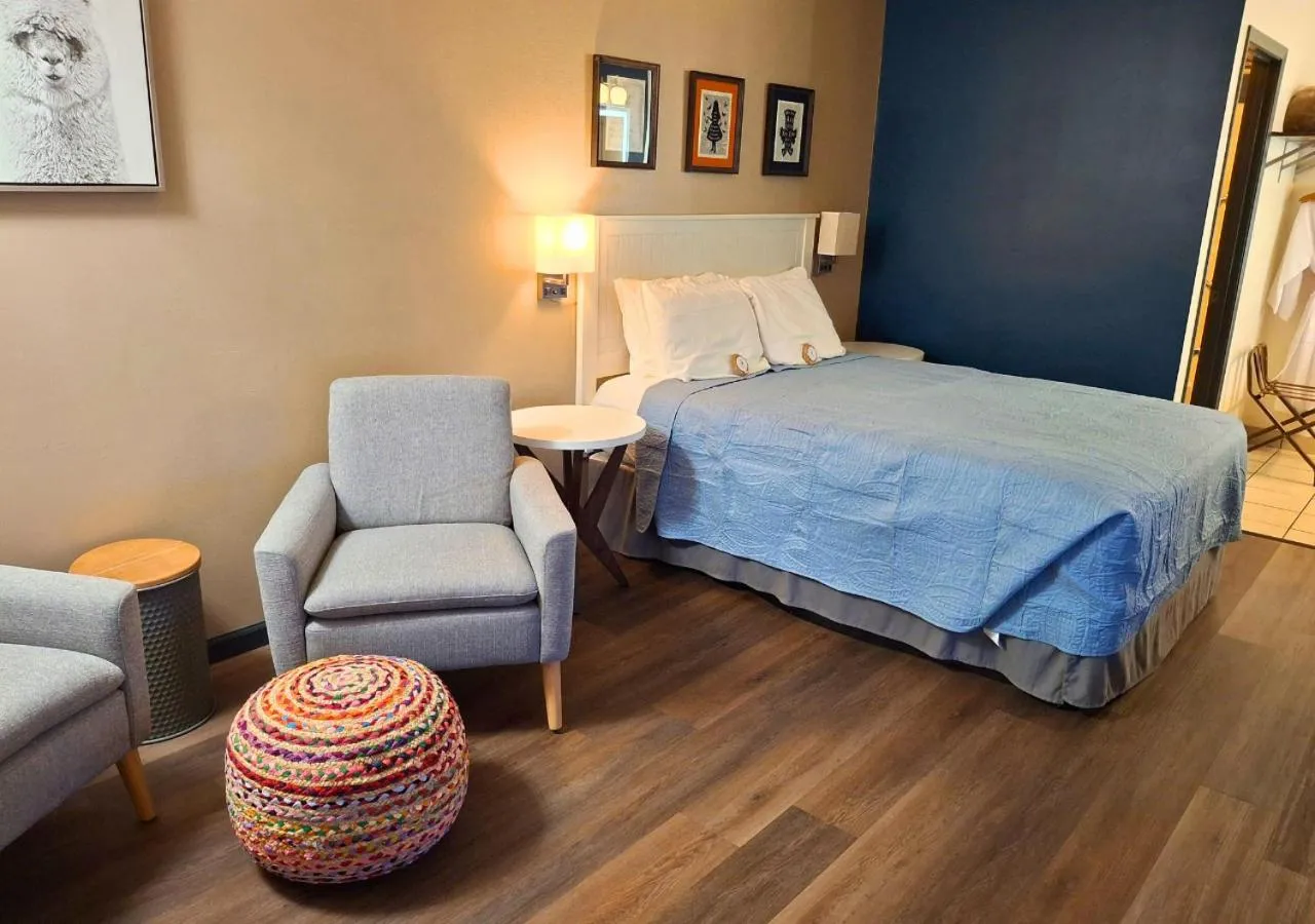 Bed in Shady Acre Inn and Suites