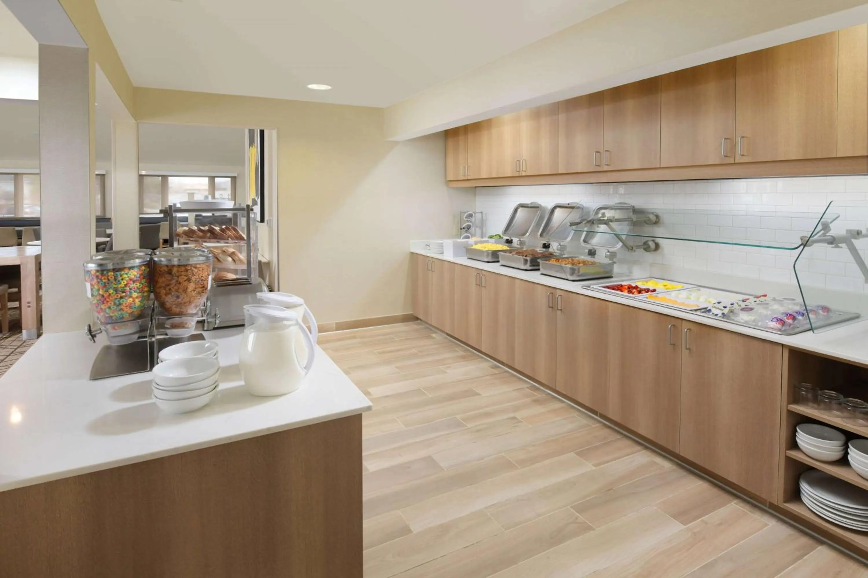 Breakfast in Sonesta ES Suites Albuquerque