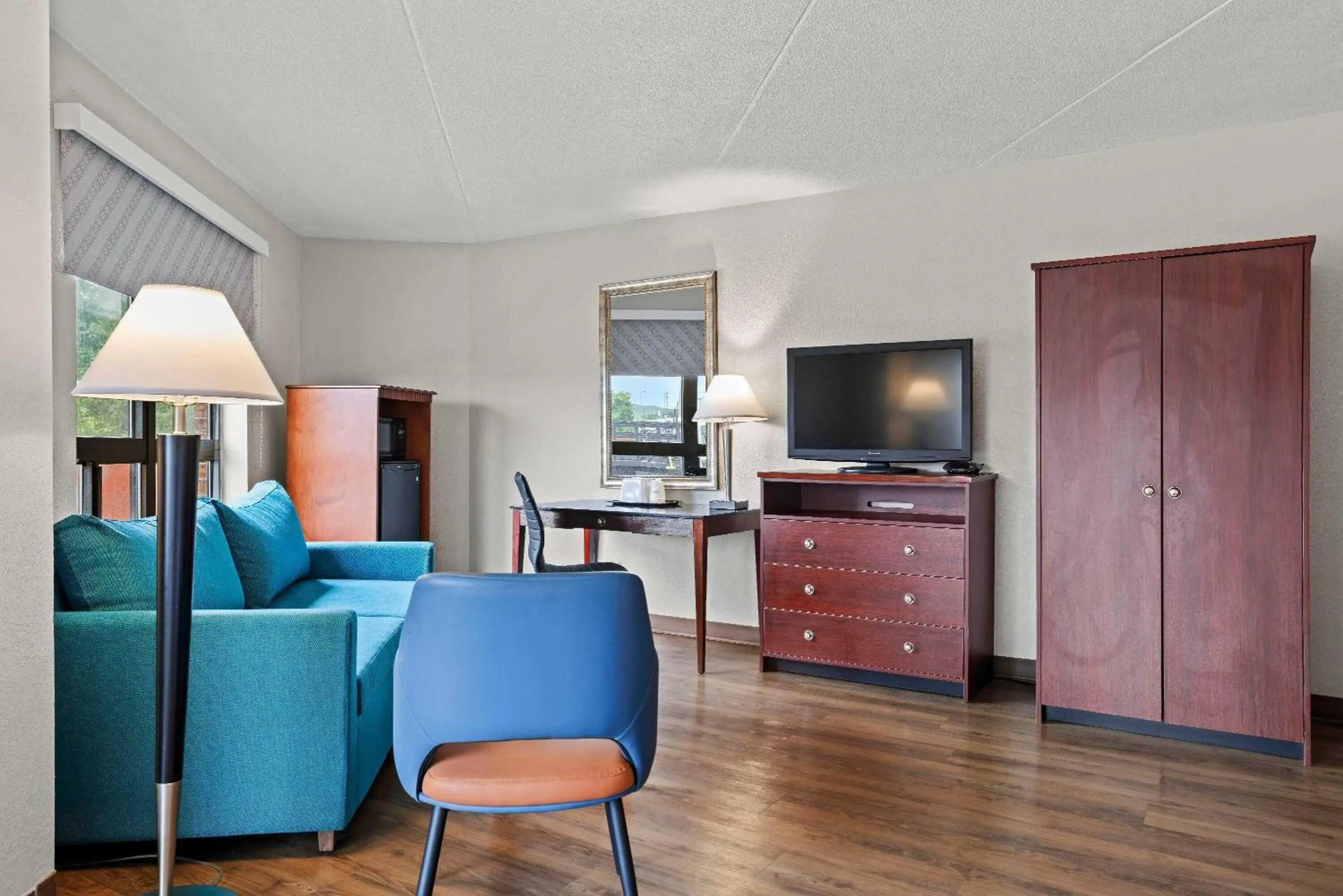 Photo of the whole room in Days Inn by Wyndham Utica