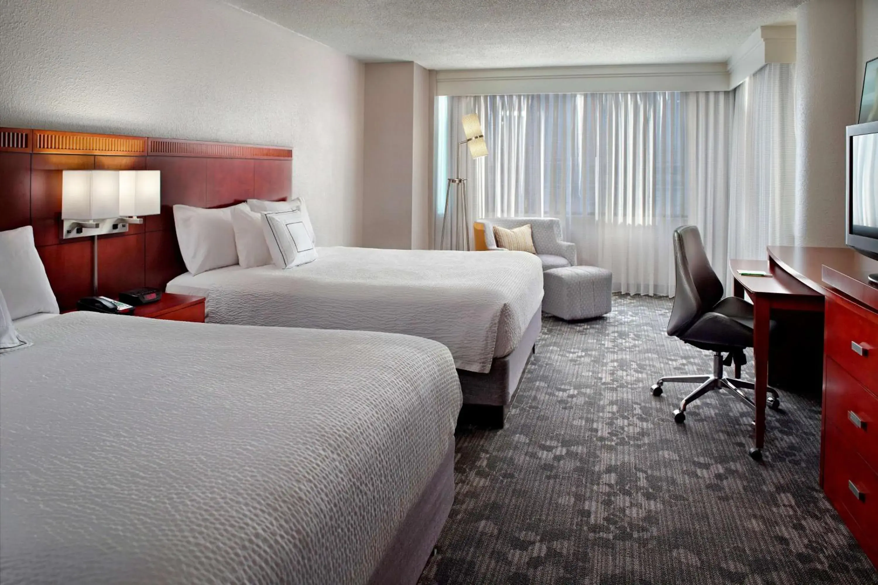 Photo of the whole room, Bed in Sonesta Select Atlanta Cumberland Galleria Ballpark Photo of the whole room, Bed in Sonesta Select Atlanta Cumberland Galleria Ballpark